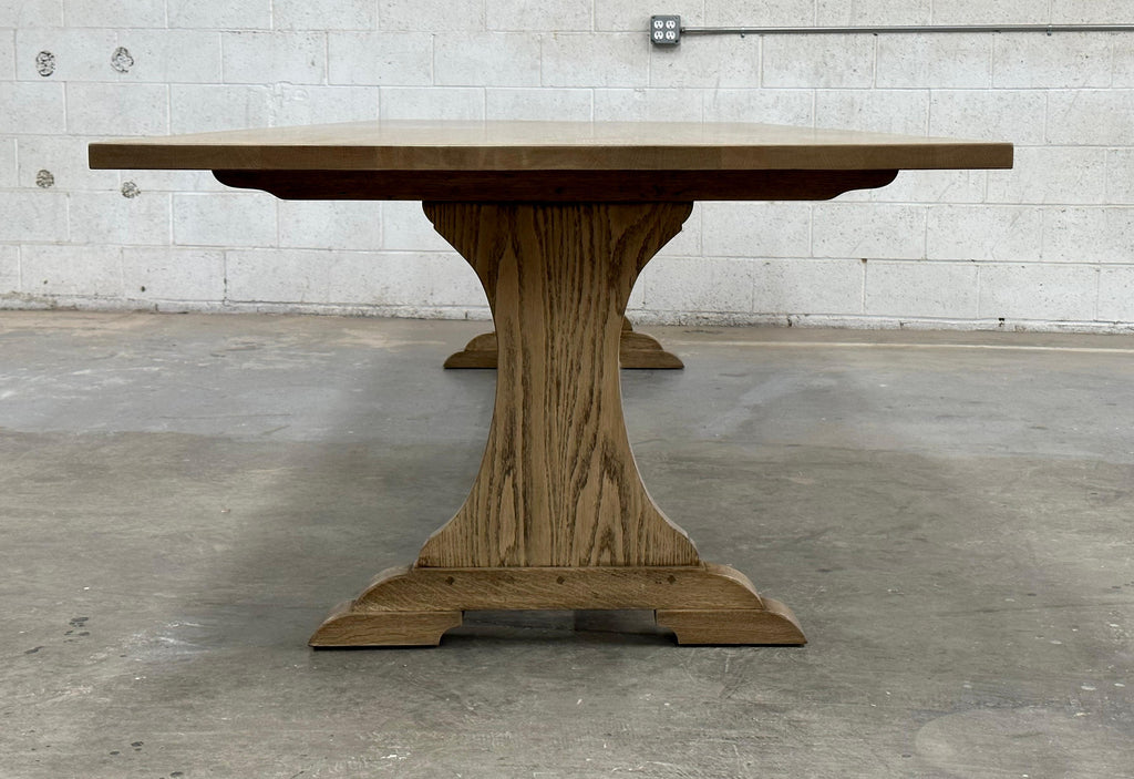https://a.1stdibscdn.com/custom-carina-dining-table-made-from-flat-sawn-oak-for-sale-picture-7/f_8065/f_469636021759915846956/IMG_1504_master.jpg