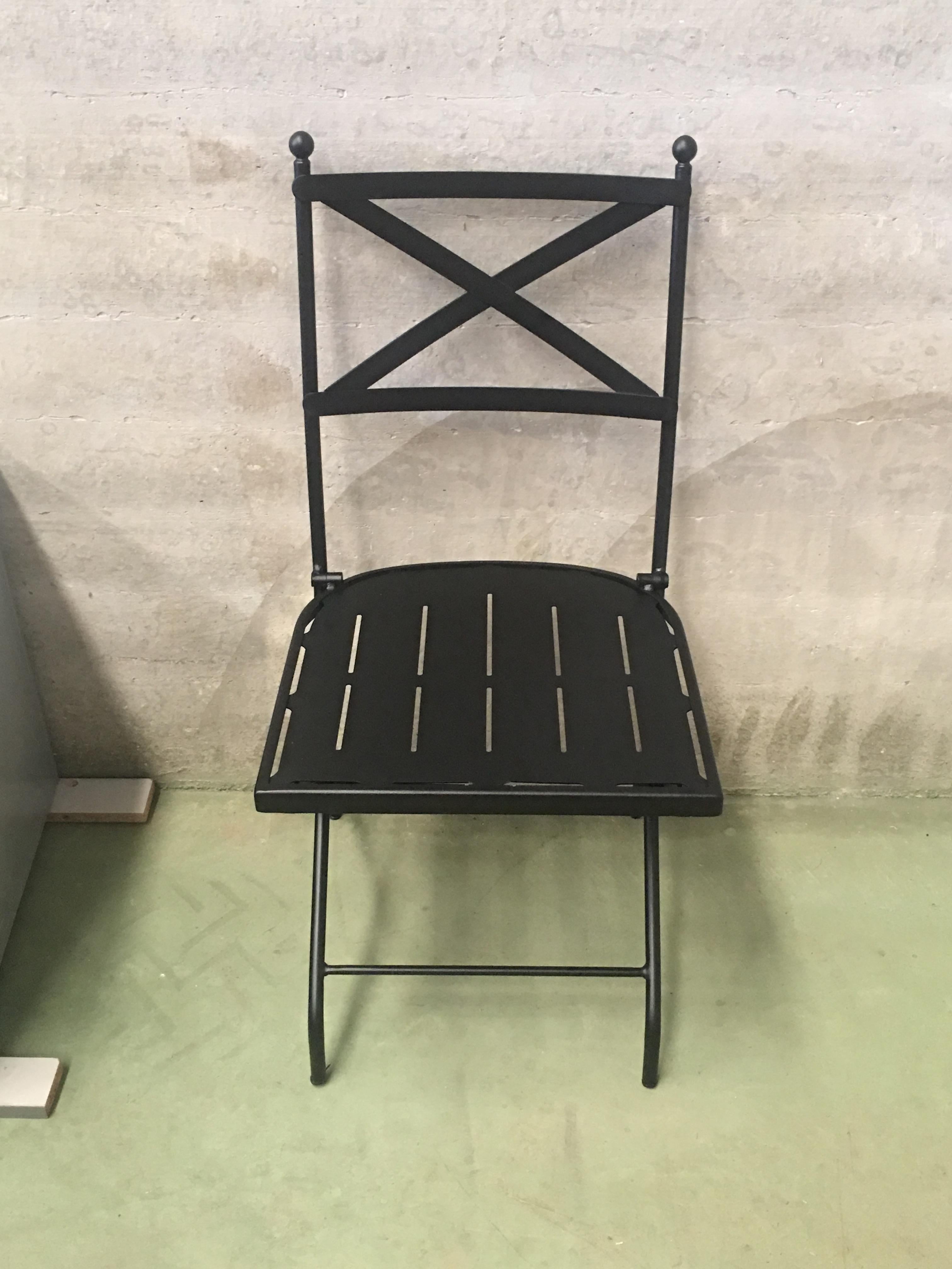 https://a.1stdibscdn.com/french-vintage-style-bistro-folding-iron-chair-indoor-outdoor-for-sale-picture-5/f_17262/f_150730811560366677360/IMG_1536490418173_master.JPG