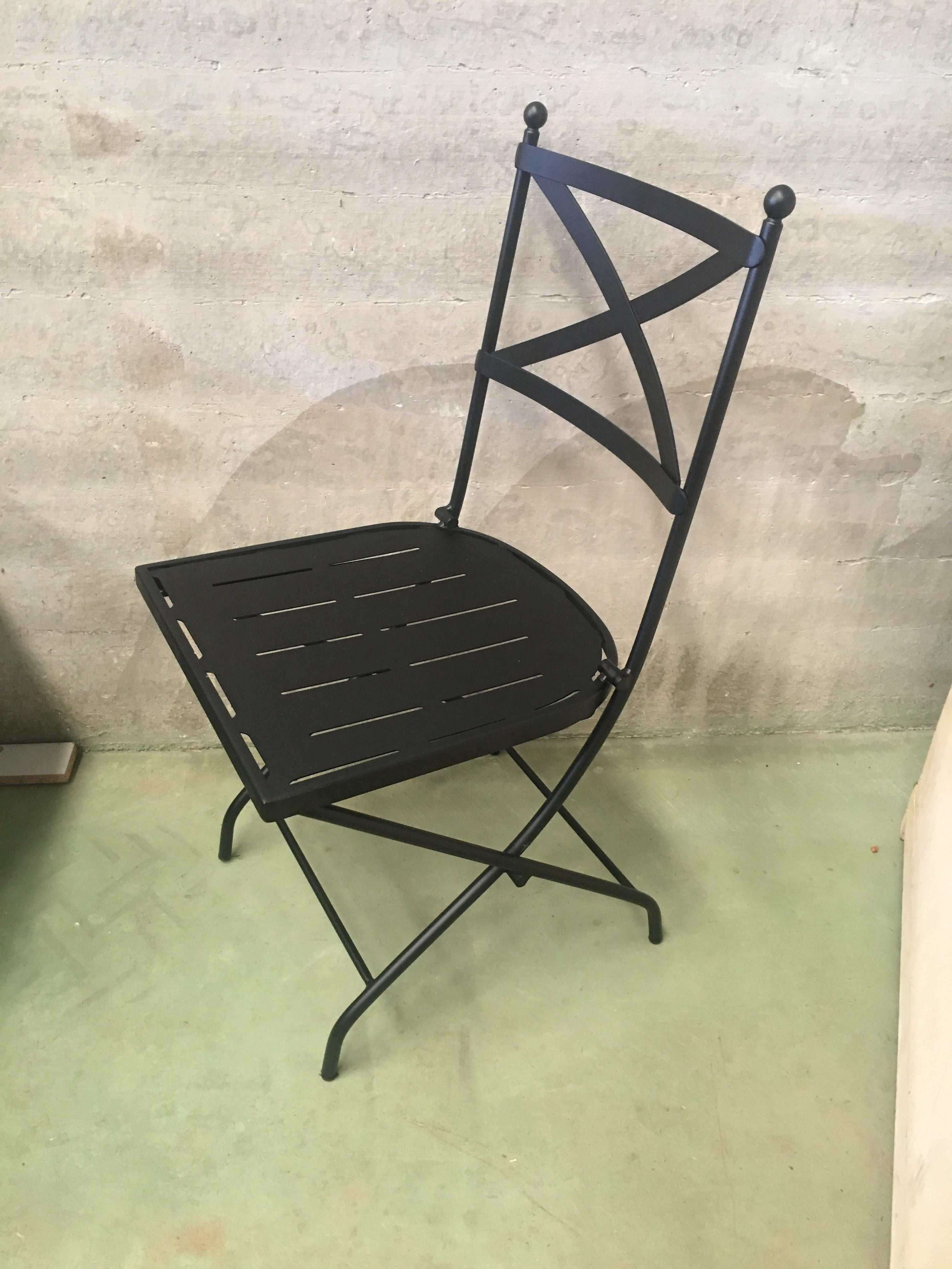 https://a.1stdibscdn.com/french-vintage-style-bistro-folding-iron-chair-indoor-outdoor-for-sale-picture-9/f_17262/f_150730811560366679013/IMG_1536490648353_master.JPG