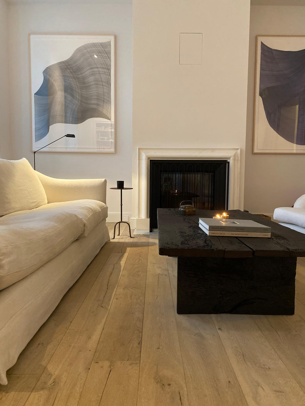 https://a.1stdibscdn.com/the-lily-bespoke-handmade-belgian-linen-sofa-for-sale-picture-4/f_25473/f_22696492/IMG_1614284968060_master.jpg