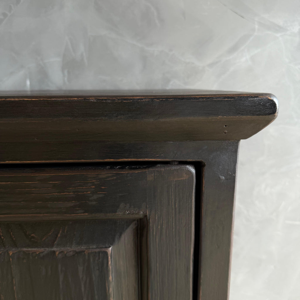 https://a.1stdibscdn.com/reclaimed-ebony-wood-dry-bar-cabinet-with-metal-legs-for-sale-picture-4/f_18223/f_476946921764020751552/IMG_1624_2_master.jpg