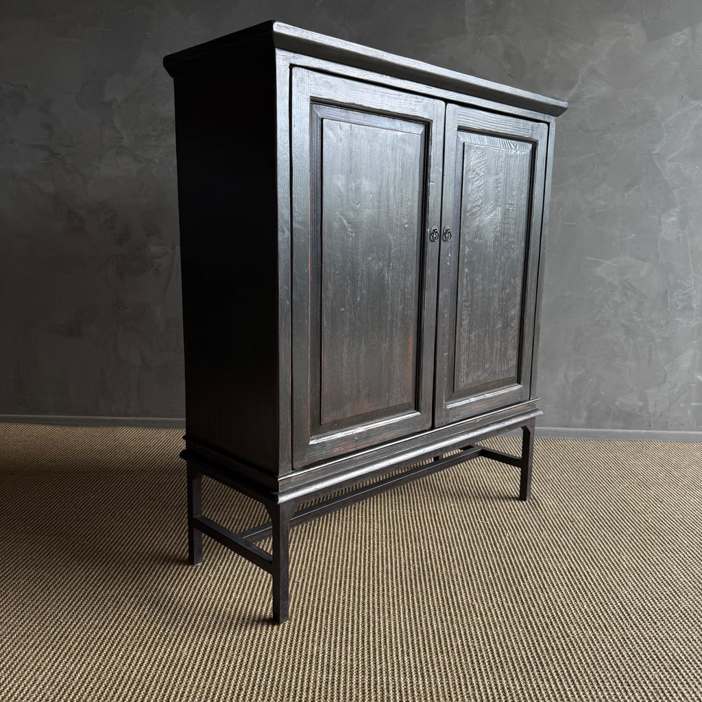 https://a.1stdibscdn.com/reclaimed-ebony-wood-dry-bar-cabinet-with-metal-legs-for-sale-picture-10/f_18223/f_476946921764020753763/IMG_1631_2_master.jpg