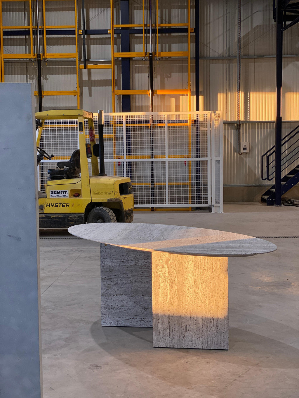 https://a.1stdibscdn.com/contemporary-travertine-dining-table-ellipse-02-by-barhdesign-for-sale-picture-9/f_48321/f_26709432/IMG_1642158849012_master.JPG