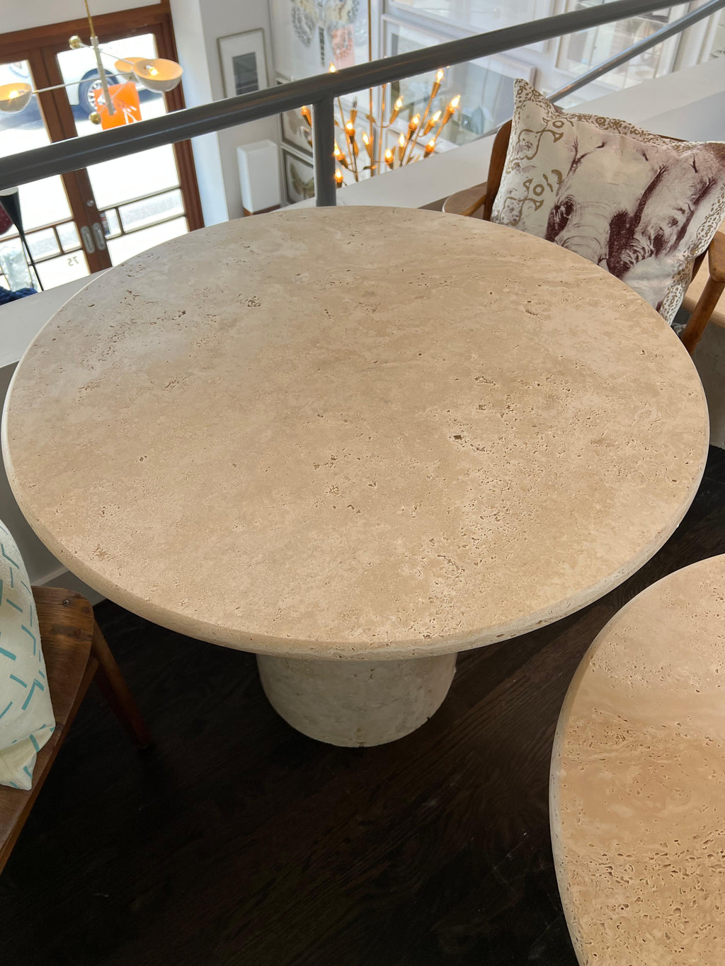 https://a.1stdibscdn.com/white-roman-travertine-dining-table-by-le-lampade-for-sale-picture-3/f_8778/f_303054921662495846974/IMG_1651160855293_master.jpg