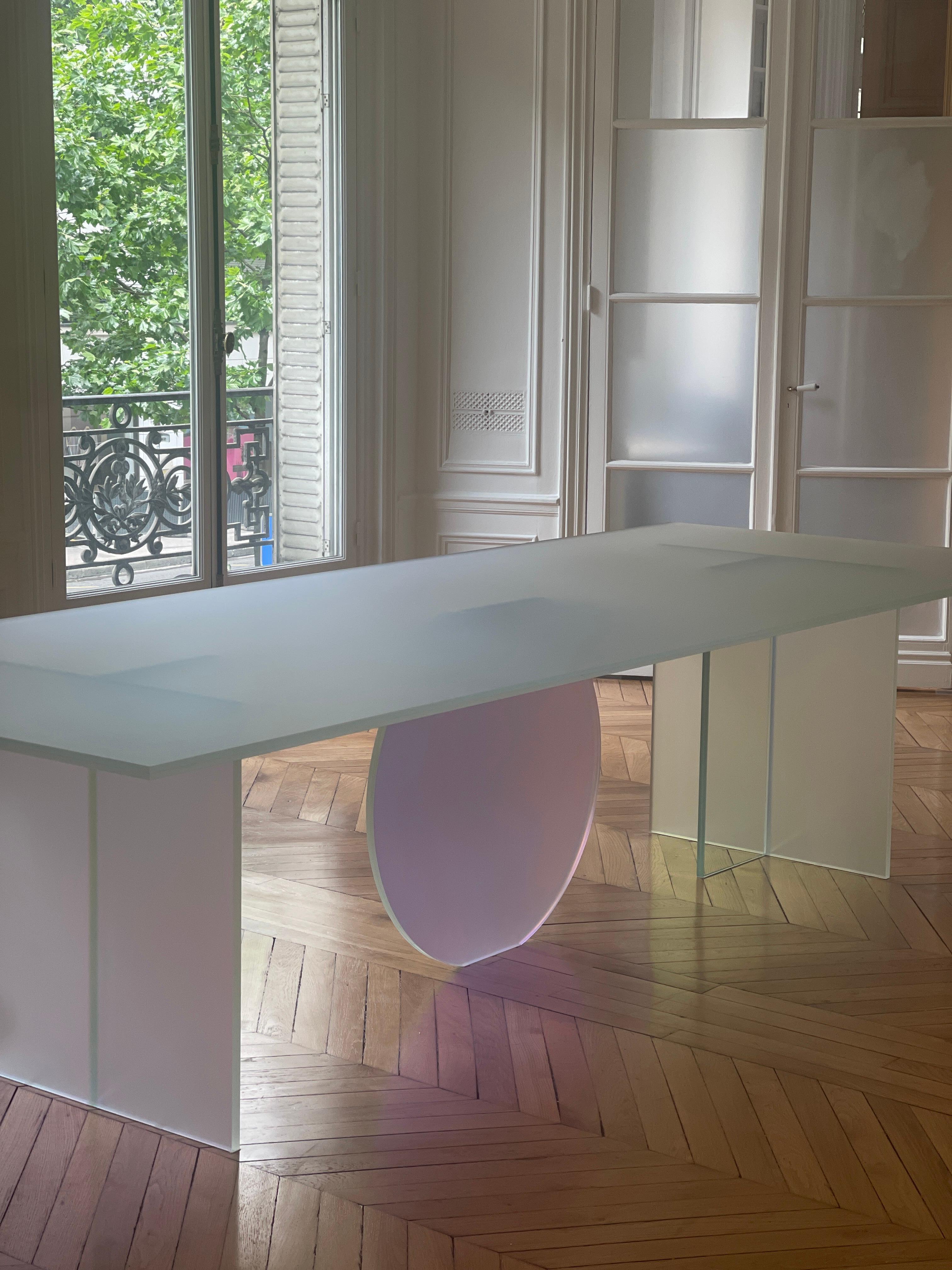 https://a.1stdibscdn.com/isola-satin-dining-table-by-brajak-vitberg-for-sale-picture-7/f_12192/f_319335621672142063115/IMG_1667317330562_master.JPG