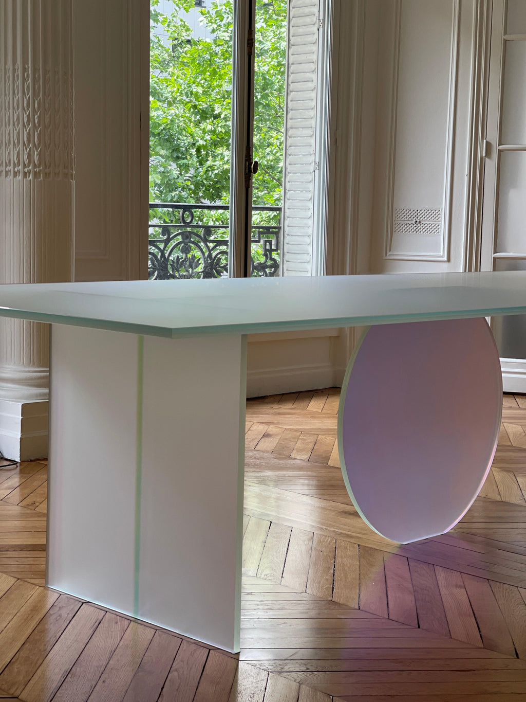 https://a.1stdibscdn.com/isola-satin-dining-table-by-brajak-vitberg-for-sale-picture-8/f_12192/f_319335621672142064072/IMG_1667317336615_master.JPG