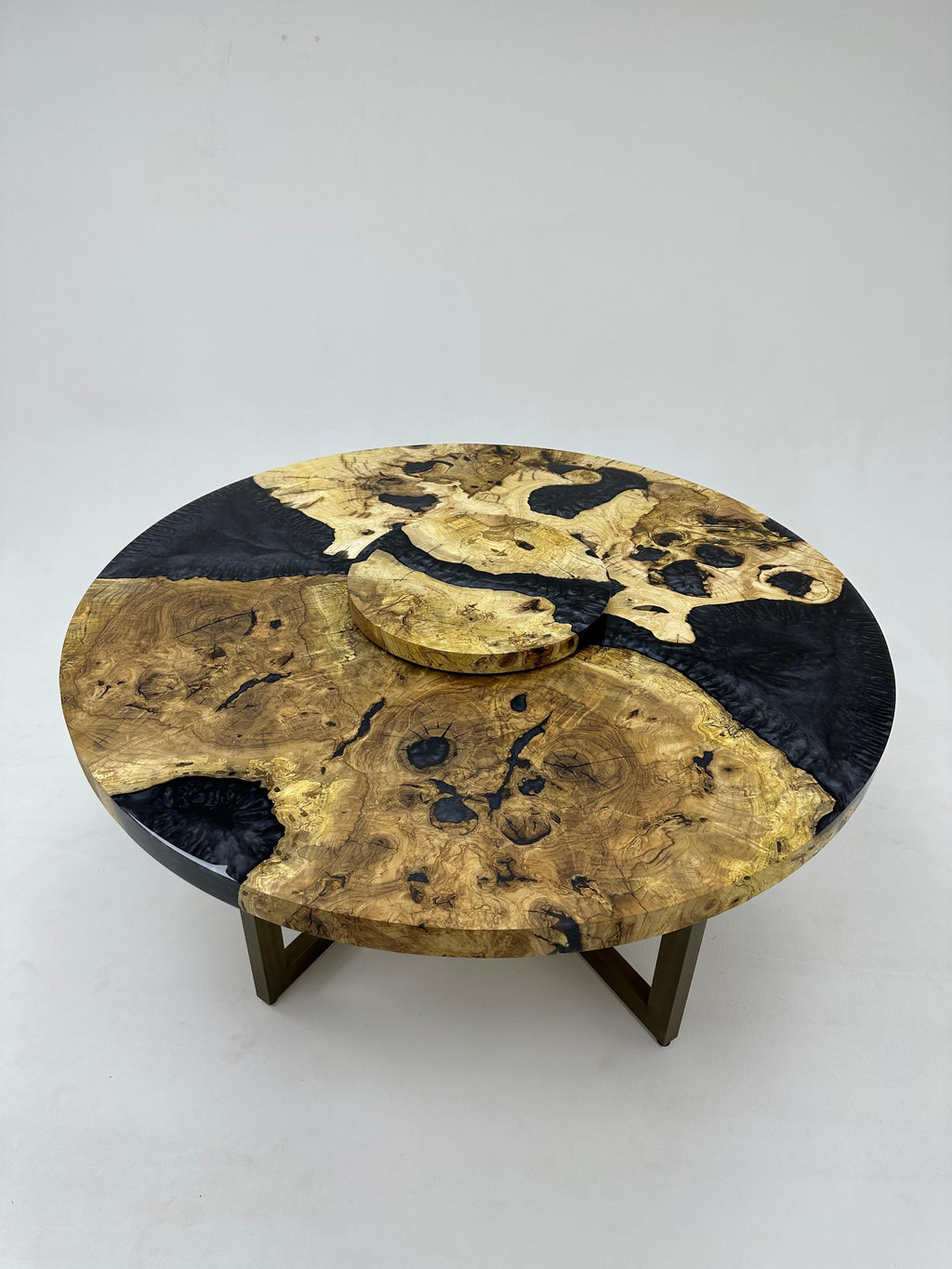 https://a.1stdibscdn.com/ancient-ash-wood-epoxy-resin-round-table-for-sale-picture-3/f_91932/f_36382212/IMG_1695994331441_master.jpg