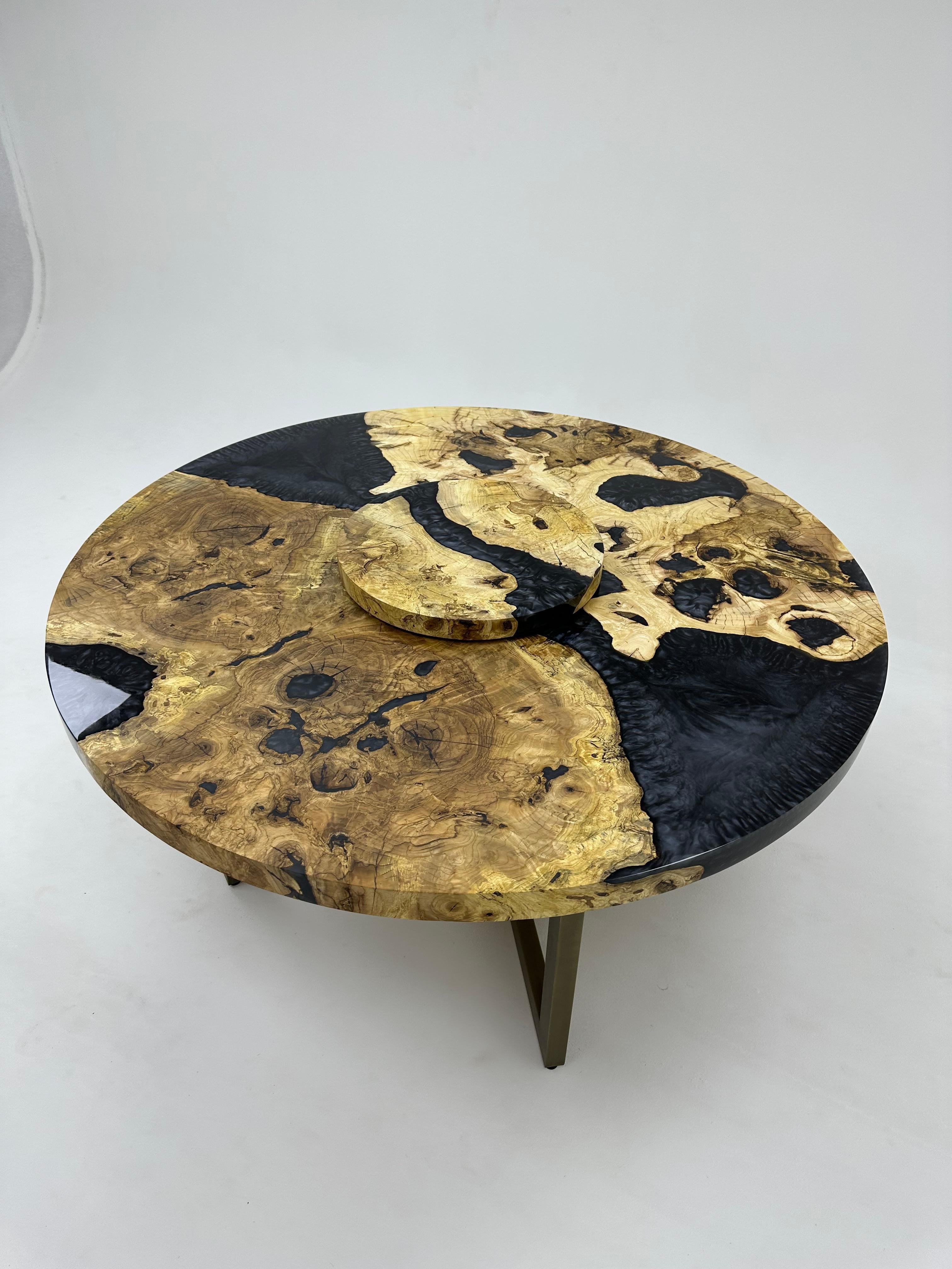 https://a.1stdibscdn.com/ancient-ash-wood-epoxy-resin-round-table-for-sale-picture-6/f_91932/f_36382212/IMG_1695994336657_master.jpg