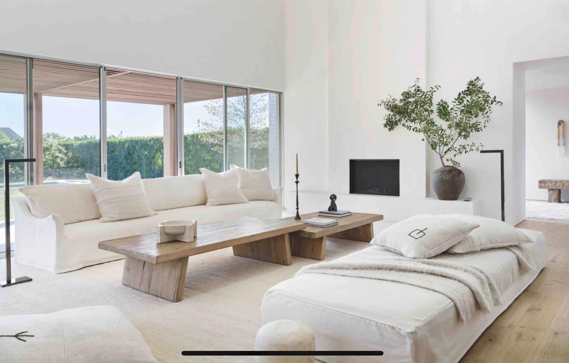 https://a.1stdibscdn.com/the-hamptons-slipcovered-sofa-by-michael-del-piero-for-sale-picture-3/f_8868/f_383048921707421860850/IMG_1703_master.jpg