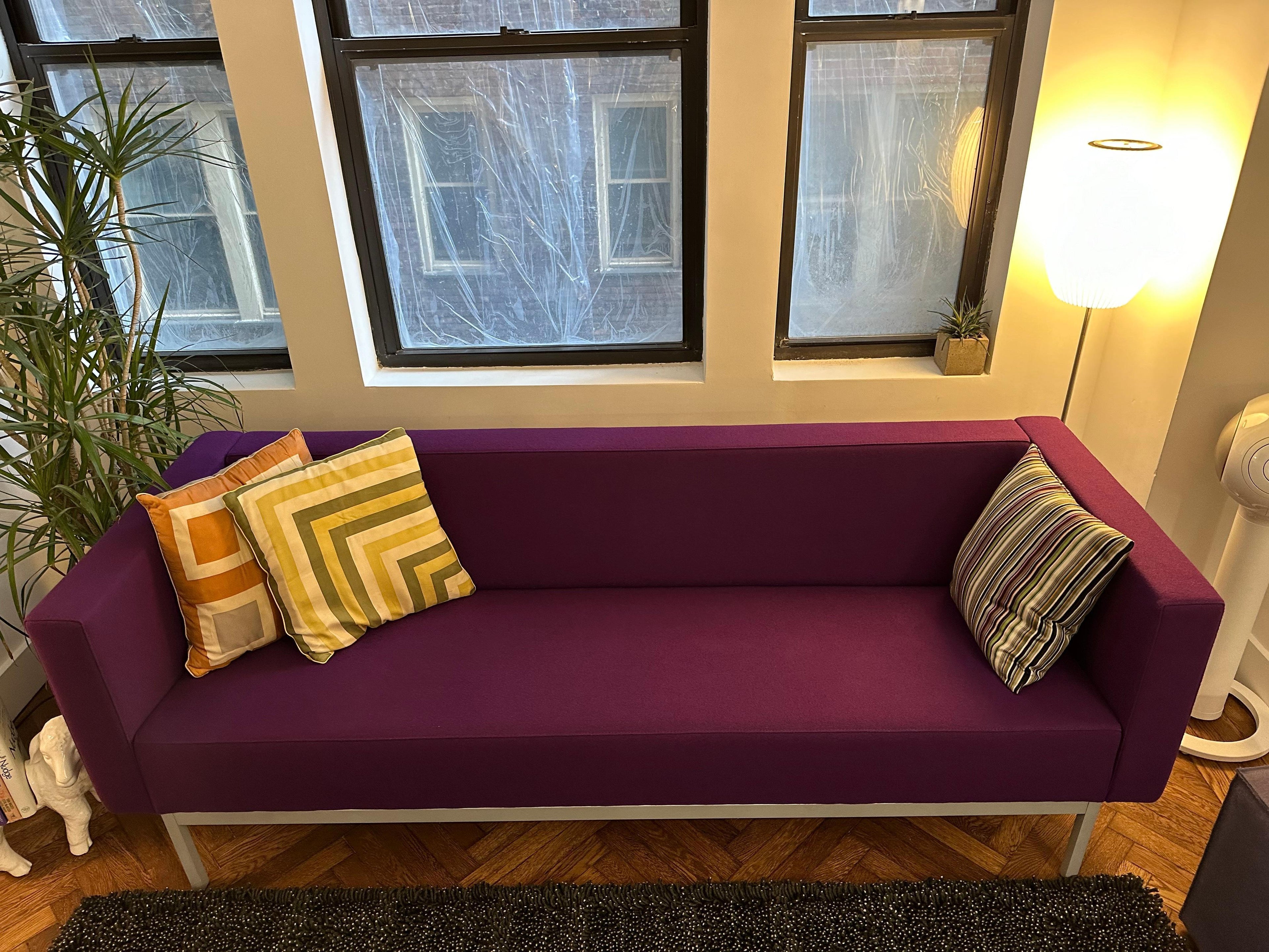 https://a.1stdibscdn.com/artifort-070-sofa-25-seater-with-arms-by-kho-liang-ie-in-stock-for-sale-picture-6/f_32031/f_36995002/IMG_1710255606811_master.jpeg