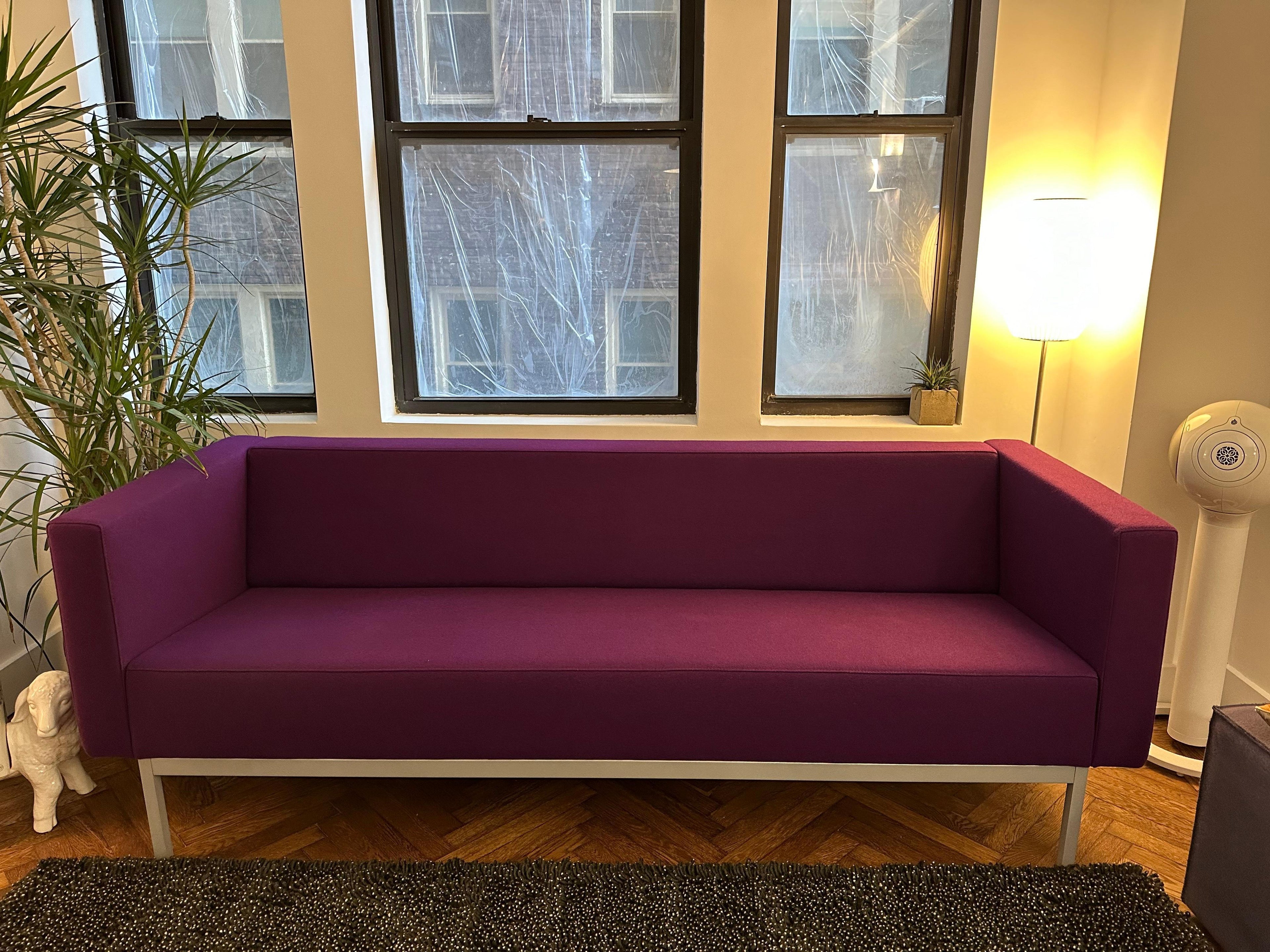 https://a.1stdibscdn.com/artifort-070-sofa-25-seater-with-arms-by-kho-liang-ie-in-stock-for-sale-picture-8/f_32031/f_36995002/IMG_1710255650745_master.jpeg