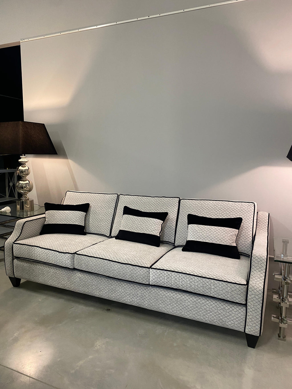 https://a.1stdibscdn.com/italian-contemporary-black-and-light-grey-velvet-three-seater-sofa-for-sale-picture-7/f_48502/f_39379182/IMG_1713790033454_master.JPG