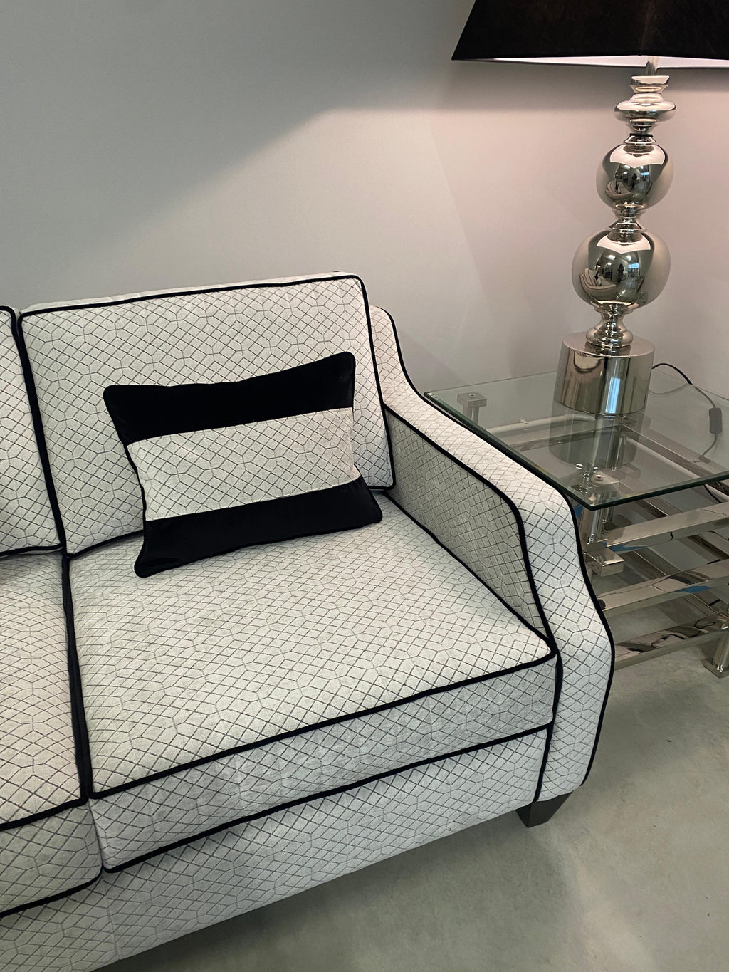 https://a.1stdibscdn.com/italian-contemporary-black-and-light-grey-velvet-three-seater-sofa-for-sale-picture-9/f_48502/f_39379182/IMG_1713790043963_master.JPG