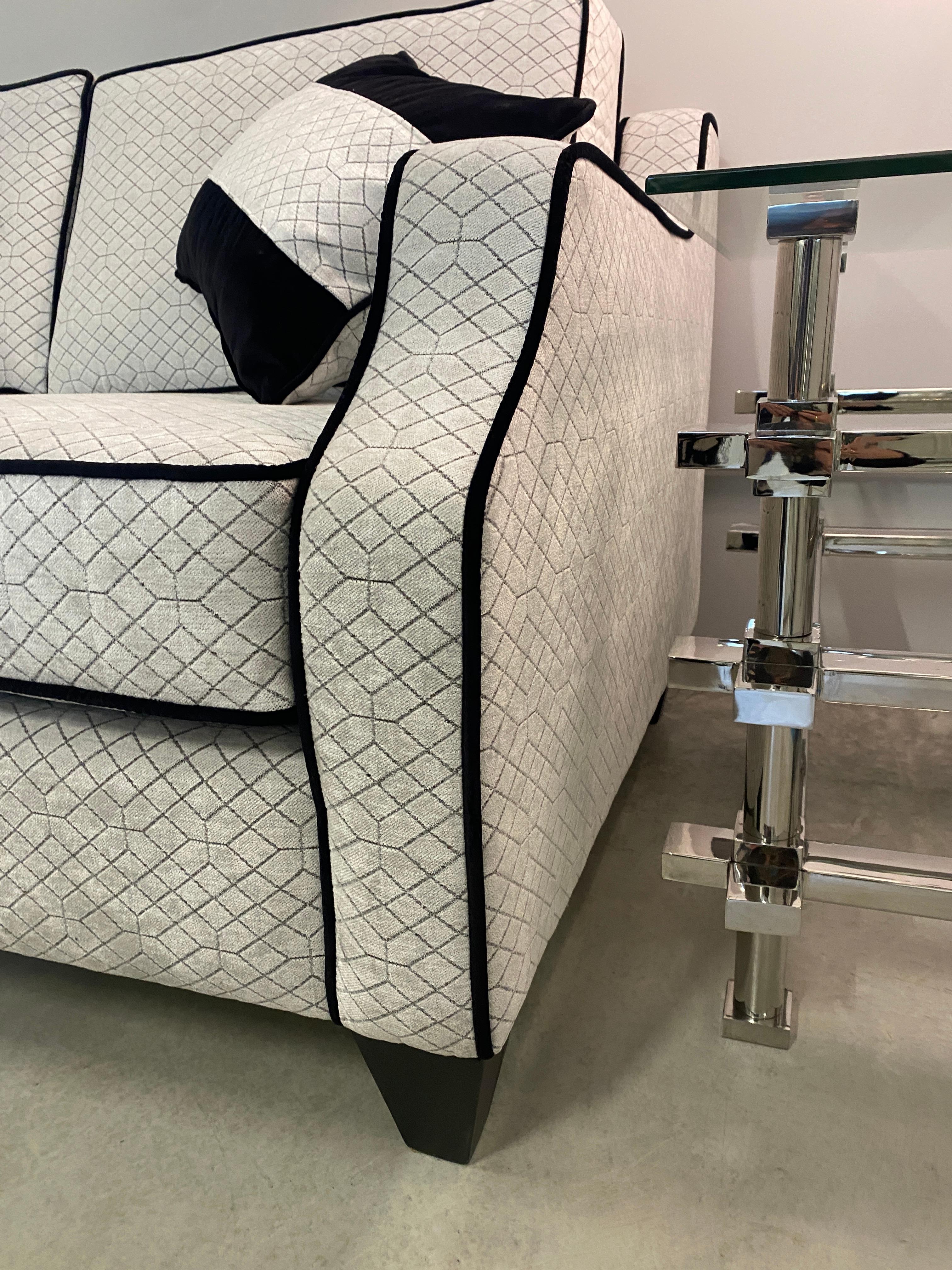 https://a.1stdibscdn.com/italian-contemporary-black-and-light-grey-velvet-three-seater-sofa-for-sale-picture-14/f_48502/f_39379182/IMG_1713790066807_master.JPG