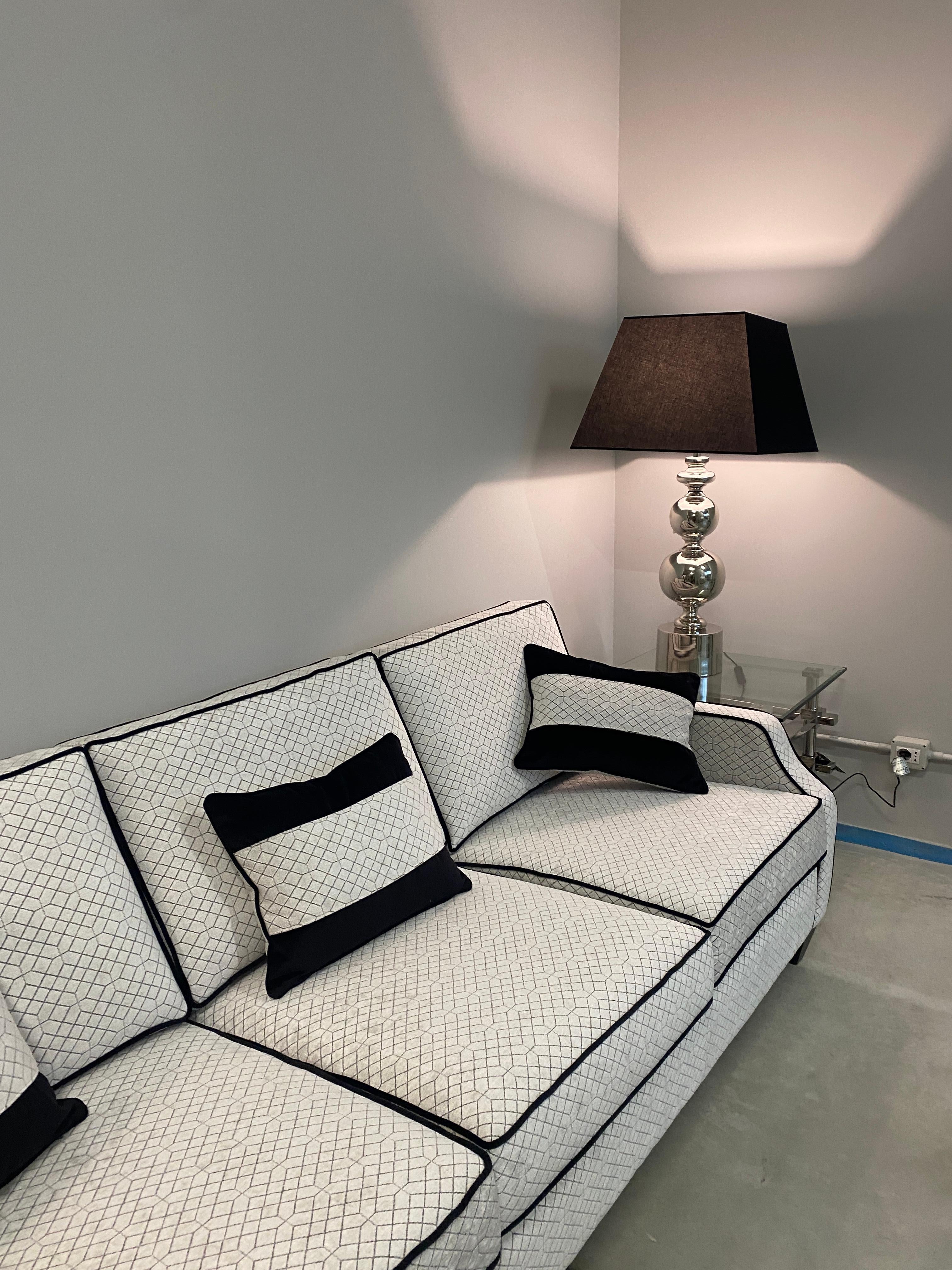 https://a.1stdibscdn.com/italian-contemporary-black-and-light-grey-velvet-three-seater-sofa-for-sale-picture-18/f_48502/f_39379182/IMG_1713790079266_master.JPG