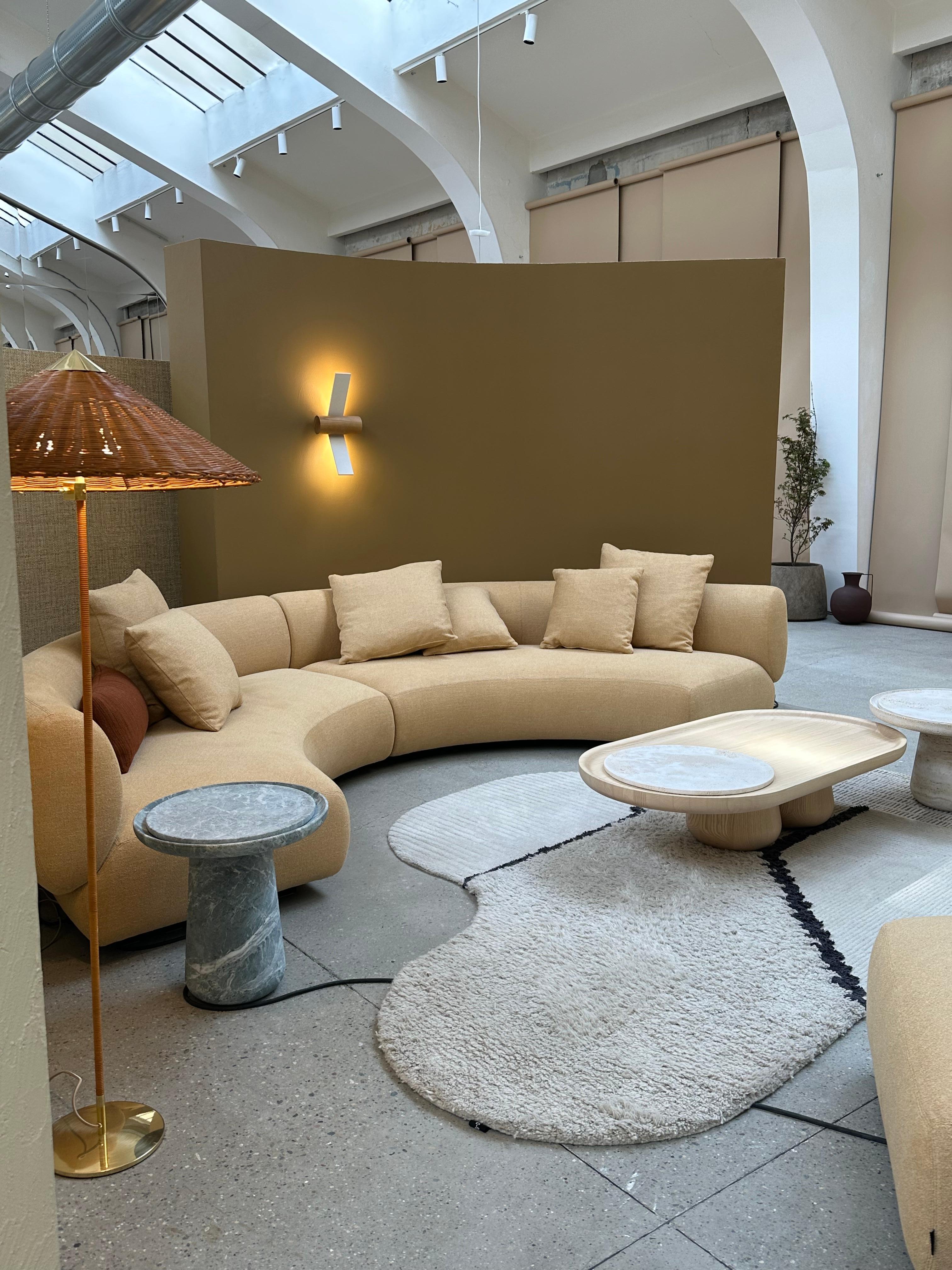 https://a.1stdibscdn.com/bold-coffee-table-small-forest-green-for-sale-picture-2/f_95332/f_39502112/IMG_1714487049494_master.jpg