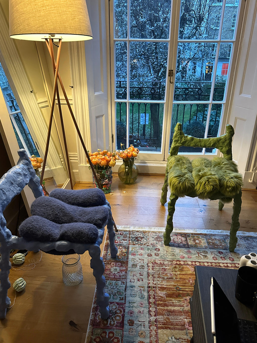 https://a.1stdibscdn.com/monster-chair-by-maria-zakioso-for-sale-picture-5/f_12192/f_41573992/IMG_1726867066795_master.JPG