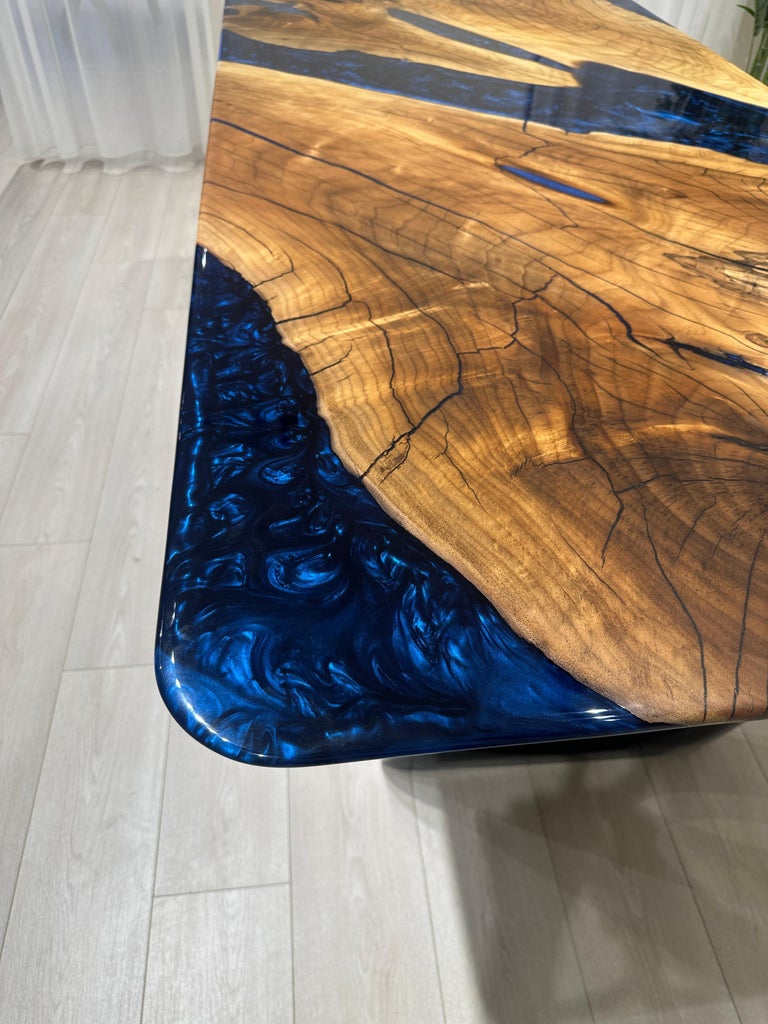 https://a.1stdibscdn.com/walnut-resin-river-dining-table-epoxy-wood-table-epoxy-resin-table-top-for-sale-picture-14/f_91932/f_41989262/IMG_1729604834954_master.JPG?width=768