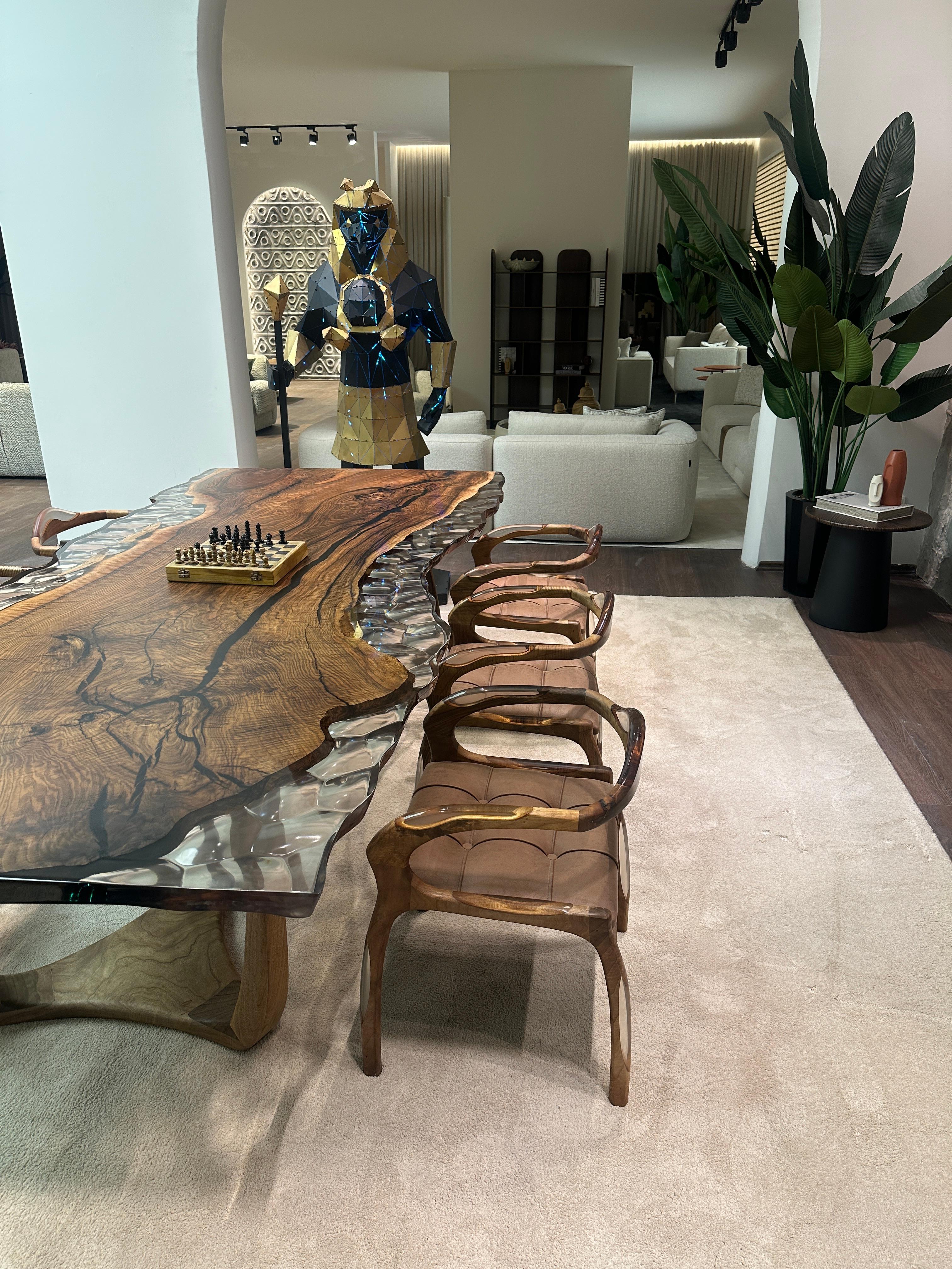 https://a.1stdibscdn.com/ultra-clear-wavy-epoxy-resin-dining-table-epoxy-resin-and-wood-table-for-sale-picture-2/f_91932/f_42647642/IMG_1733750264433_master.JPG