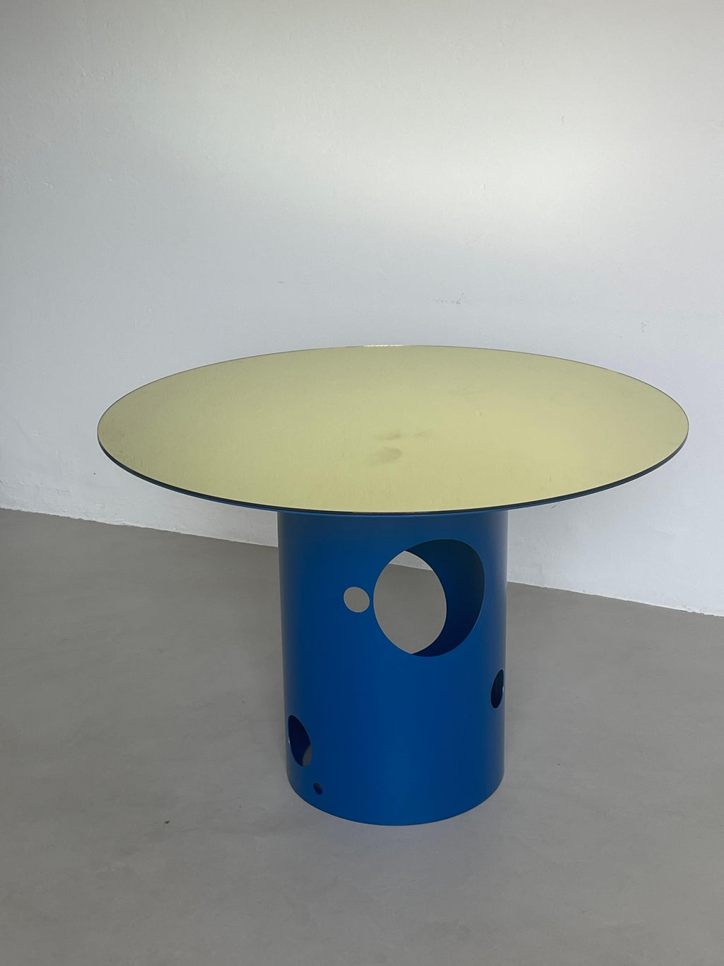 https://a.1stdibscdn.com/21st-century-contemporary-italian-silos-dining-table-by-spinzi-electric-blue-for-sale-picture-11/f_77822/f_43462172/IMG_1738670936687_master.jpeg