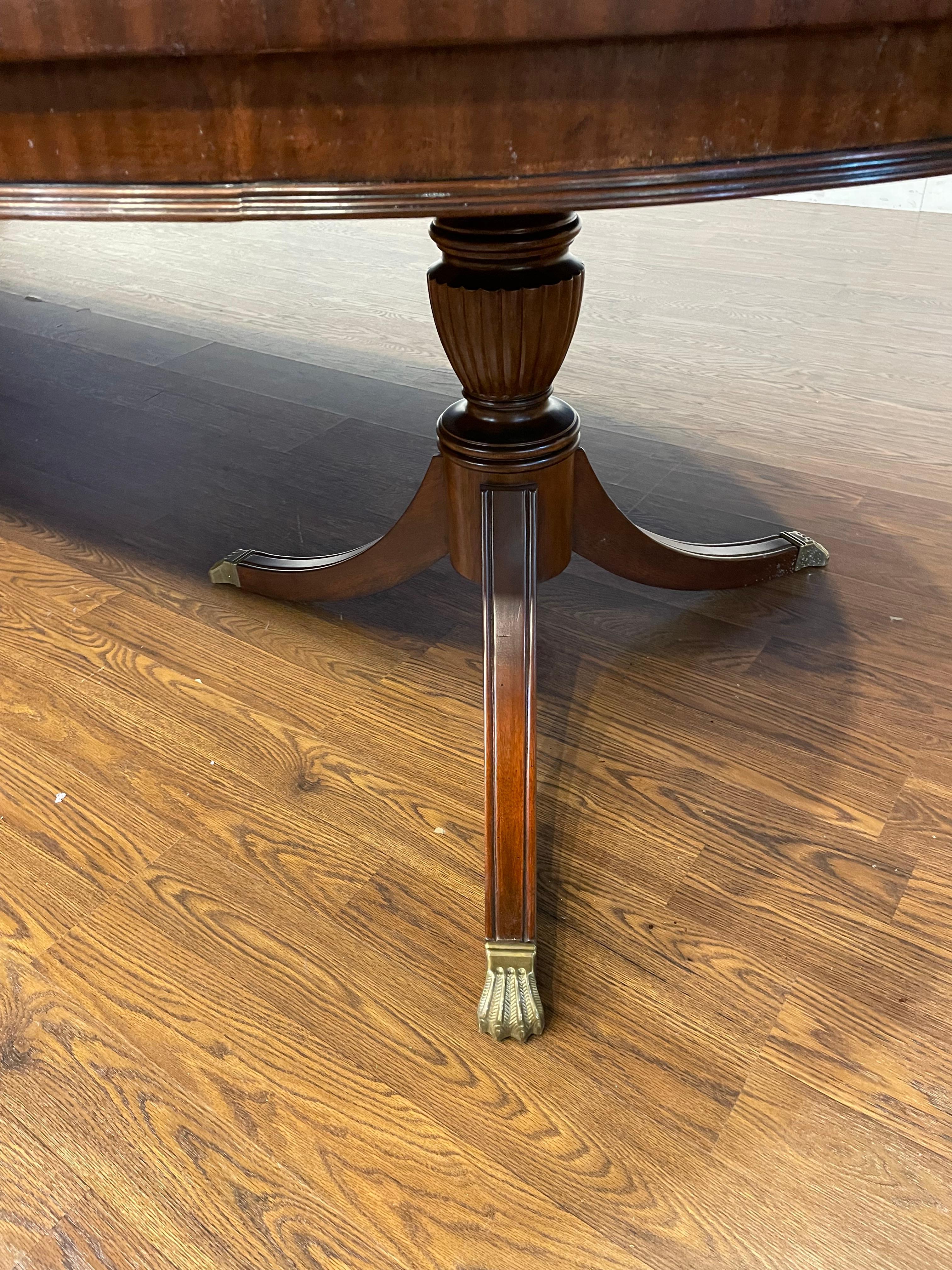https://a.1stdibscdn.com/oval-mahogany-dining-table-by-leighton-hall-showroom-sample-for-sale-picture-11/f_44162/f_43771242/IMG_1740360698471_master.jpeg
