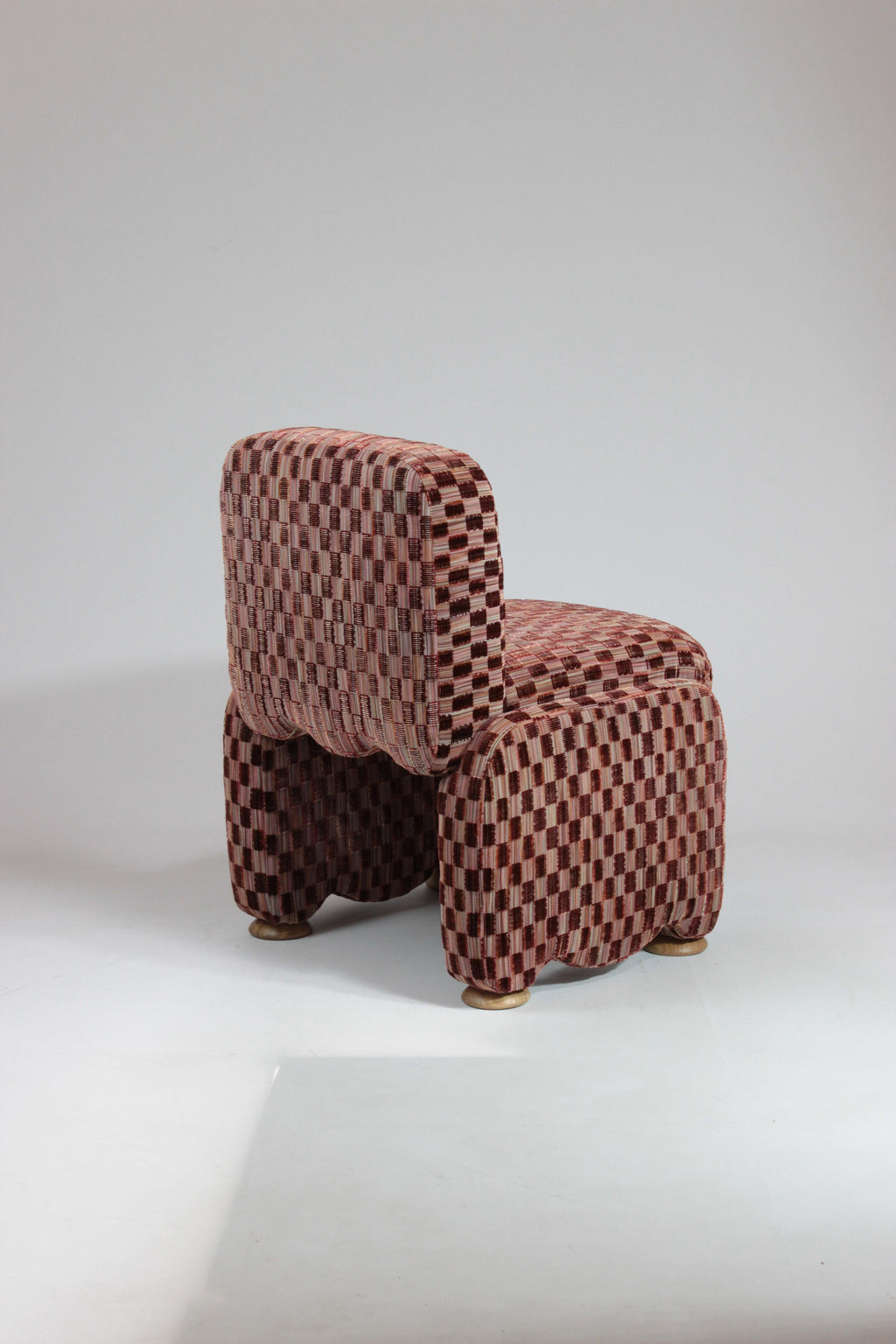 https://a.1stdibscdn.com/dooq-cindy-chair-withou-arms-in-red-fabric-for-sale-picture-2/f_54242/f_46419822/IMG_1756218104894_master.JPG