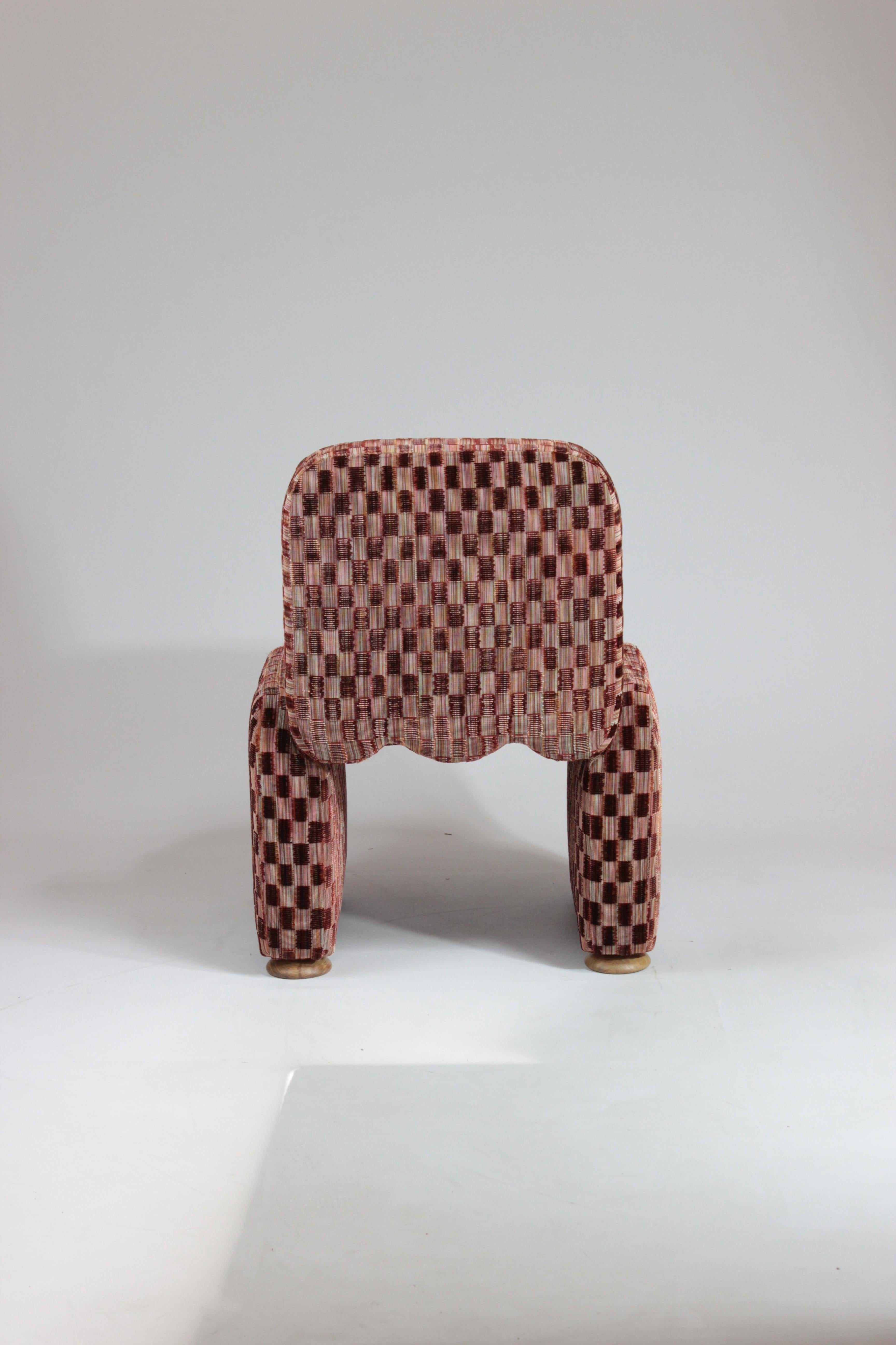 https://a.1stdibscdn.com/dooq-cindy-chair-withou-arms-in-red-fabric-for-sale-picture-3/f_54242/f_46419822/IMG_1756218111600_master.JPG