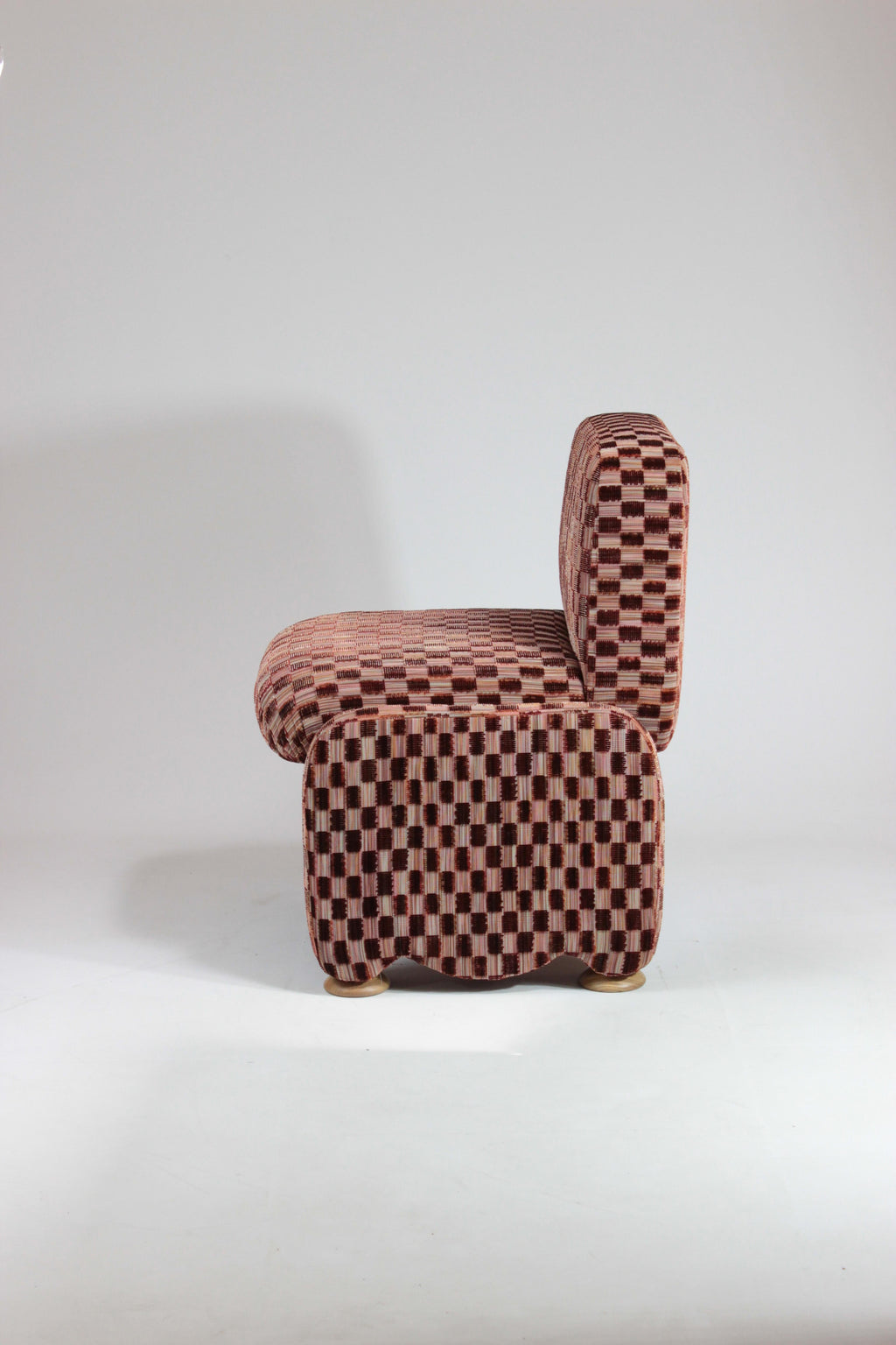 https://a.1stdibscdn.com/dooq-cindy-chair-withou-arms-in-red-fabric-for-sale-picture-5/f_54242/f_46419822/IMG_1756218137924_master.JPG