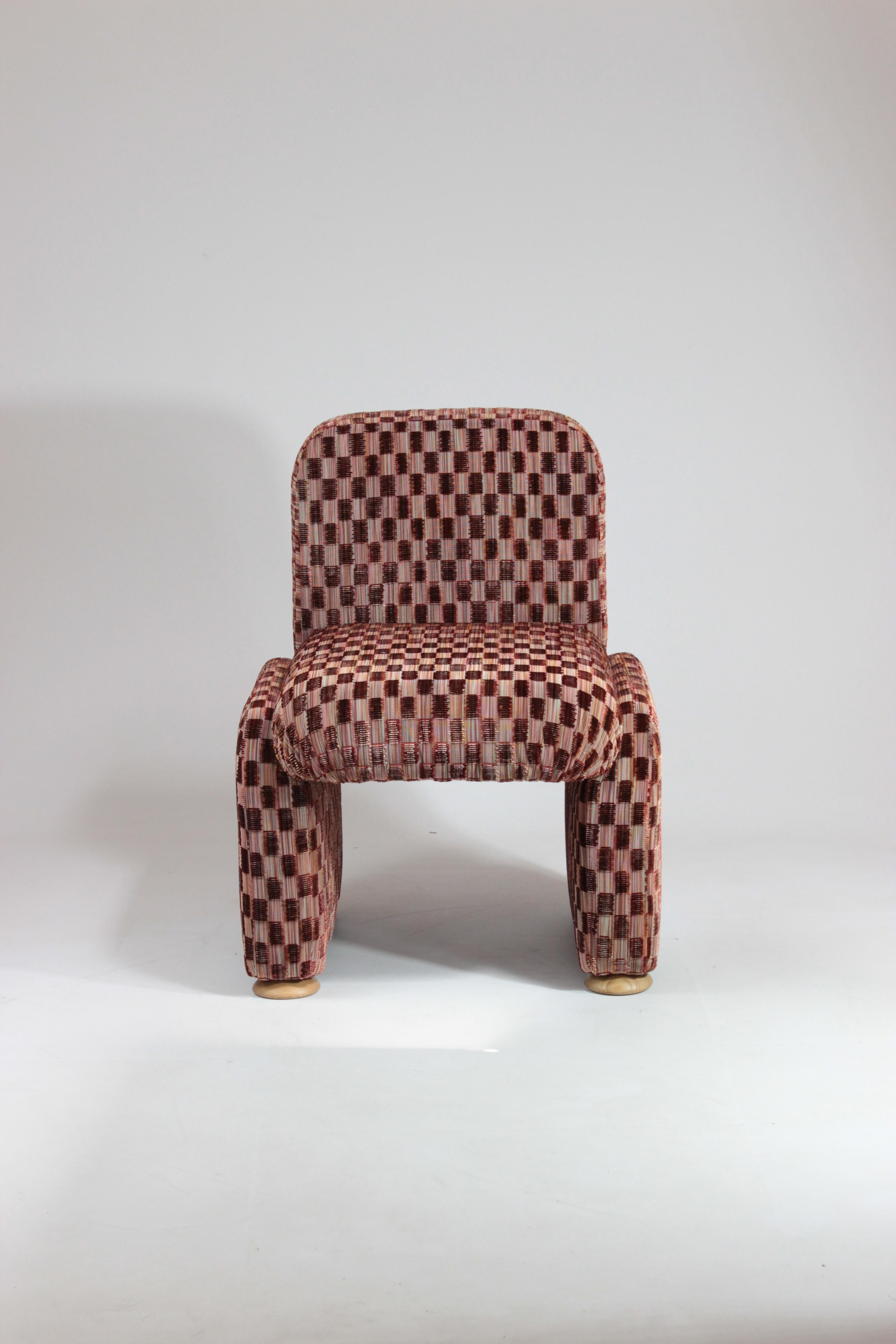 https://a.1stdibscdn.com/dooq-cindy-chair-withou-arms-in-red-fabric-for-sale-picture-6/f_54242/f_46419822/IMG_1756218144143_master.JPG