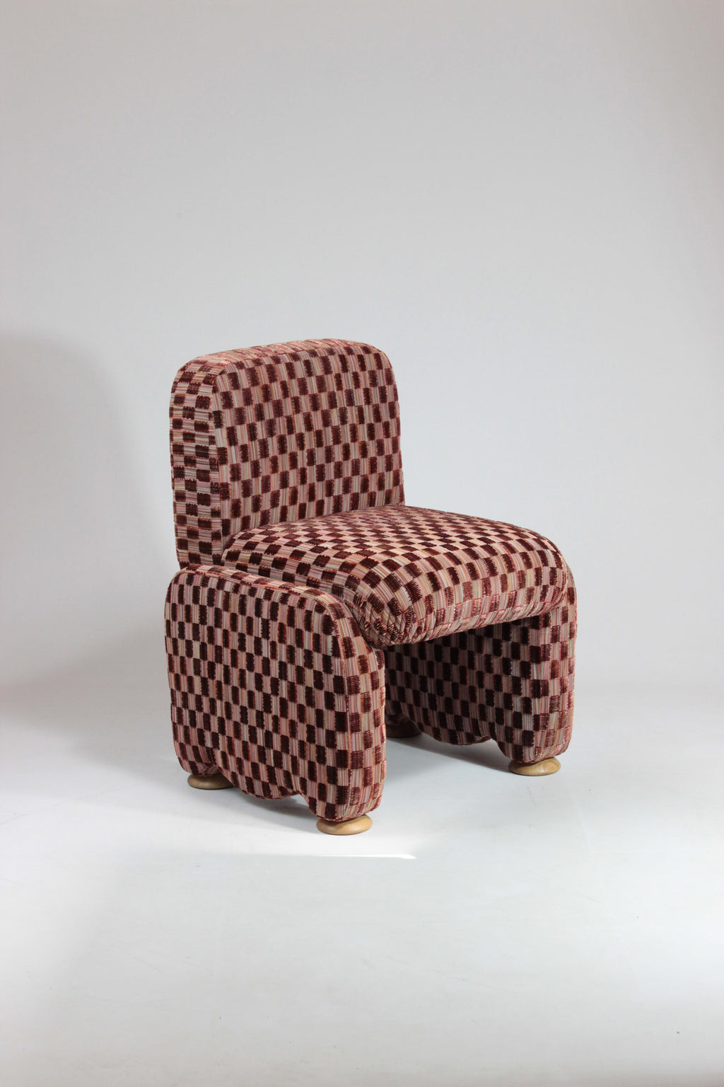 https://a.1stdibscdn.com/dooq-cindy-chair-withou-arms-in-red-fabric-for-sale-picture-7/f_54242/f_46419822/IMG_1756218152320_master.JPG