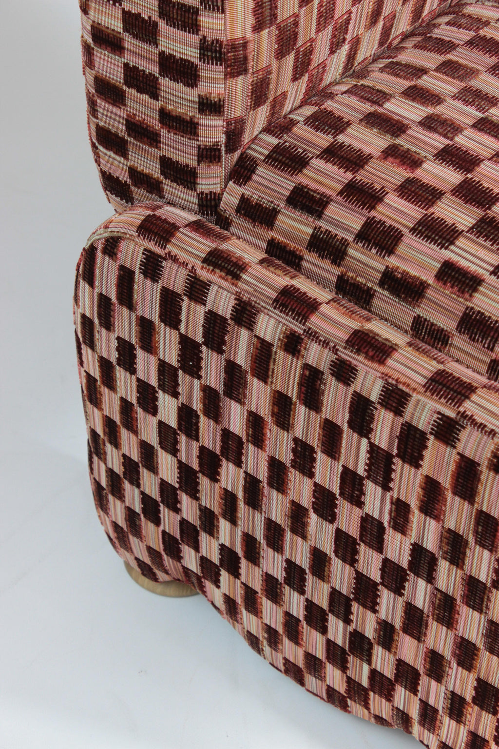 https://a.1stdibscdn.com/dooq-cindy-chair-withou-arms-in-red-fabric-for-sale-picture-10/f_54242/f_46419822/IMG_1756218194100_master.JPG