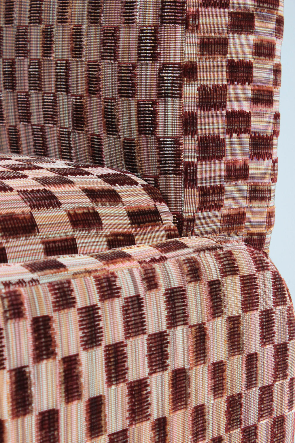 https://a.1stdibscdn.com/dooq-cindy-chair-withou-arms-in-red-fabric-for-sale-picture-13/f_54242/f_46419822/IMG_1756218197689_master.JPG