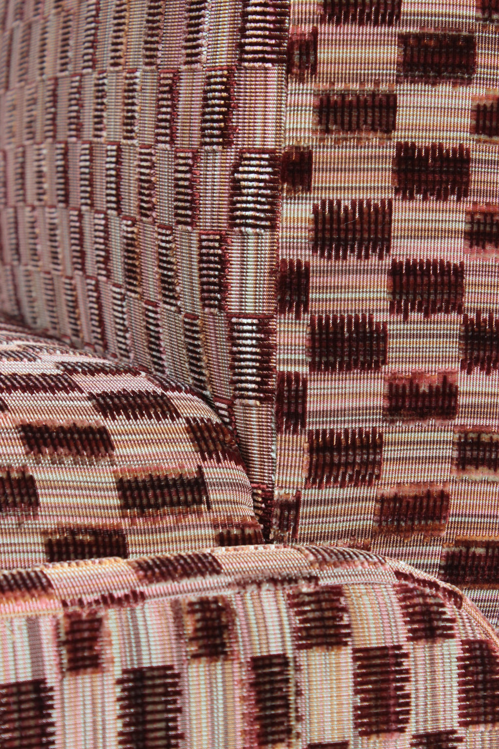 https://a.1stdibscdn.com/dooq-cindy-chair-withou-arms-in-red-fabric-for-sale-picture-14/f_54242/f_46419822/IMG_1756218209543_master.JPG