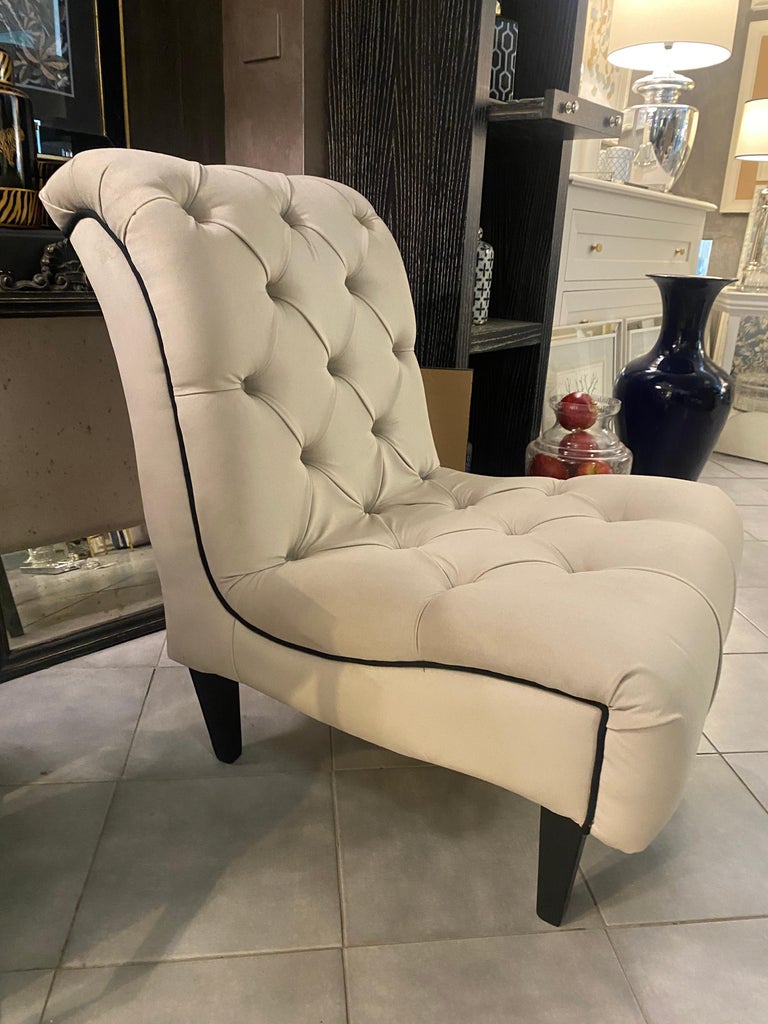 https://a.1stdibscdn.com/italian-contemporary-light-creamy-velvet-and-black-wood-bedroom-armchair-for-sale-picture-6/f_48502/f_48554512/IMG_1769624647161_master.JPG?width=768
