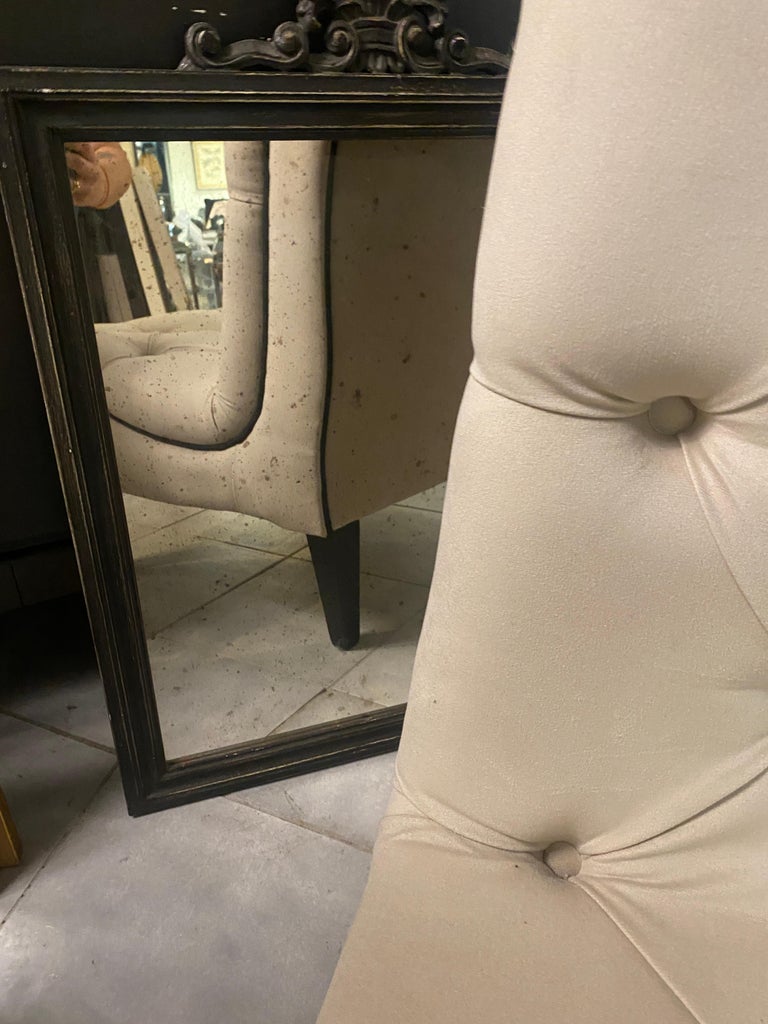 https://a.1stdibscdn.com/italian-contemporary-light-creamy-velvet-and-black-wood-bedroom-armchair-for-sale-picture-7/f_48502/f_48554512/IMG_1769624681407_master.JPG?width=768