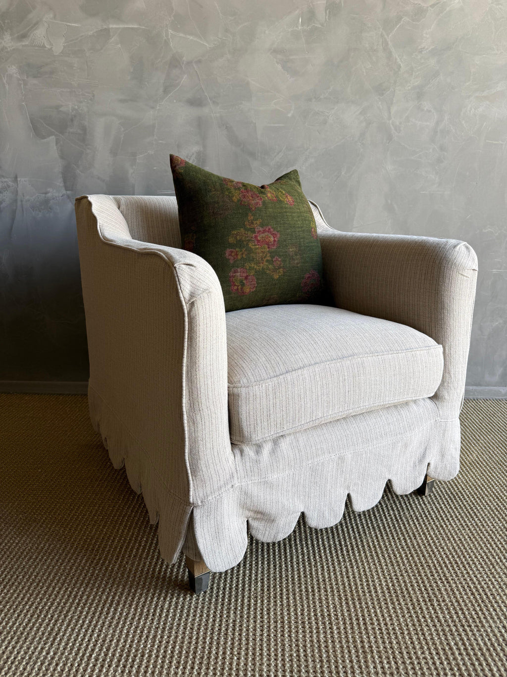 https://a.1stdibscdn.com/linen-slip-covered-madison-chair-with-scallop-skirt-detail-and-down-cushion-for-sale-picture-2/f_18223/f_49077732/IMG_1772659930578_master.jpeg