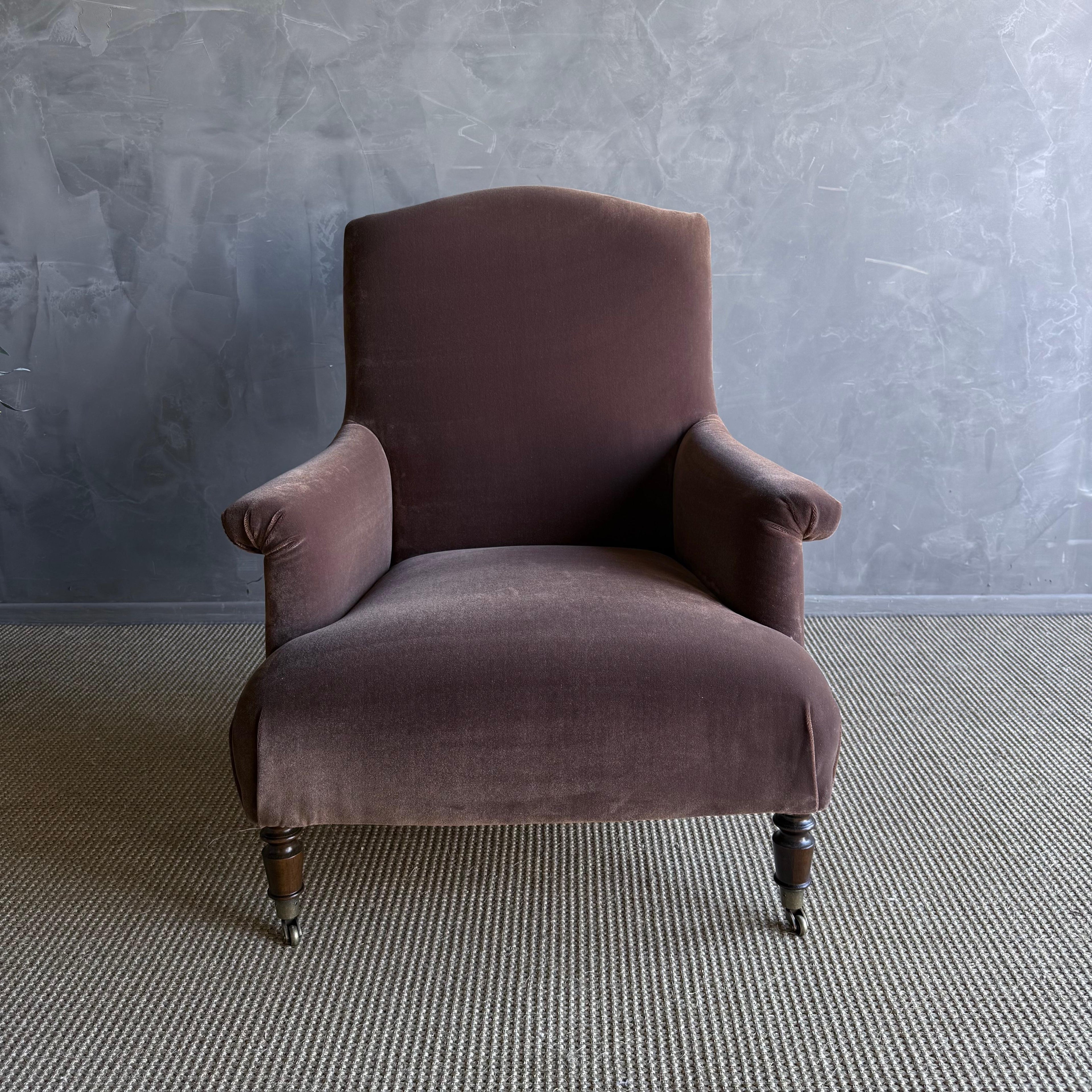 https://a.1stdibscdn.com/alma-napoleon-style-accent-chair-in-velvet-for-sale-picture-3/f_18223/f_478145921764728480031/IMG_1867_2_master.jpg