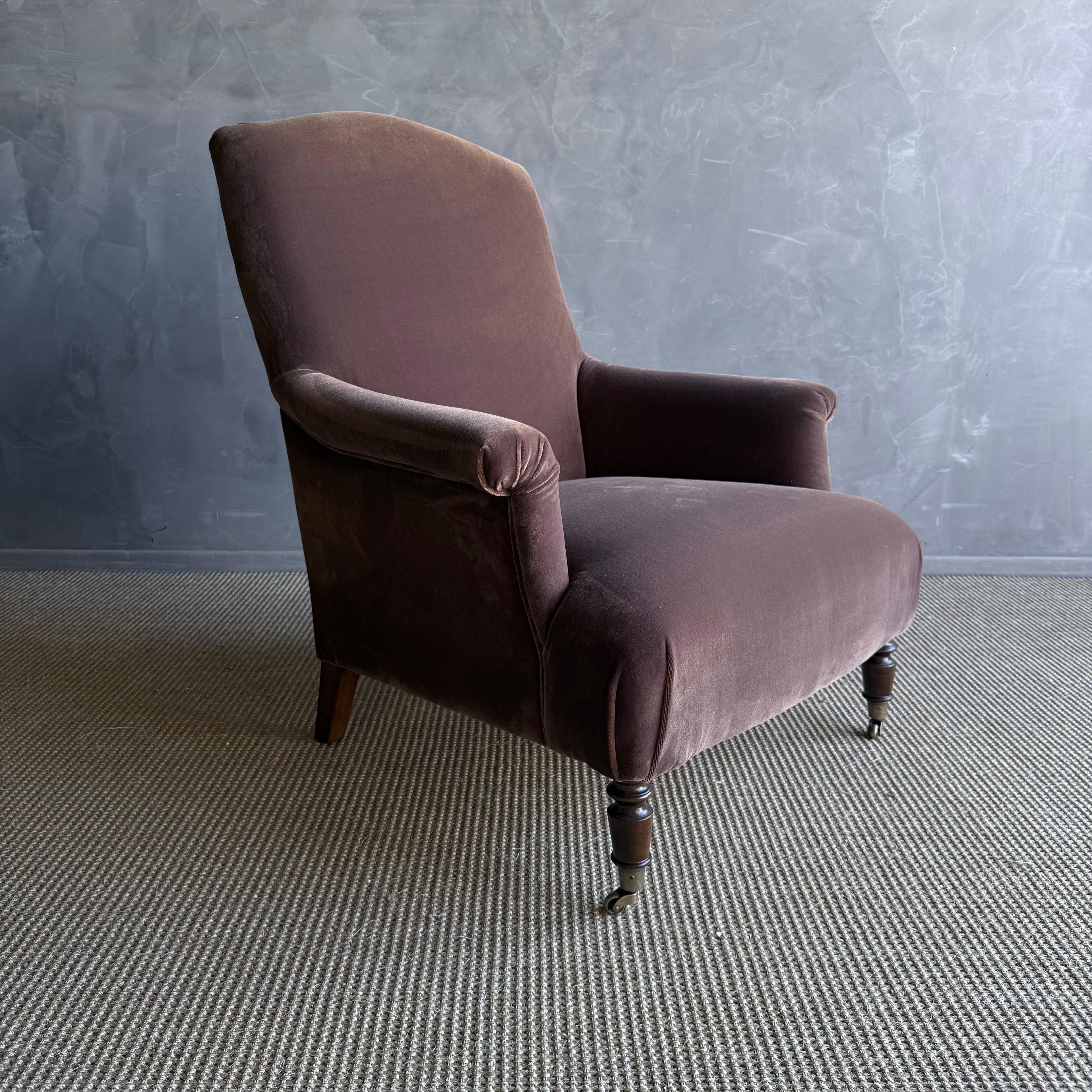 https://a.1stdibscdn.com/alma-napoleon-style-accent-chair-in-velvet-for-sale-picture-4/f_18223/f_478145921764728479866/IMG_1868_2_master.jpg