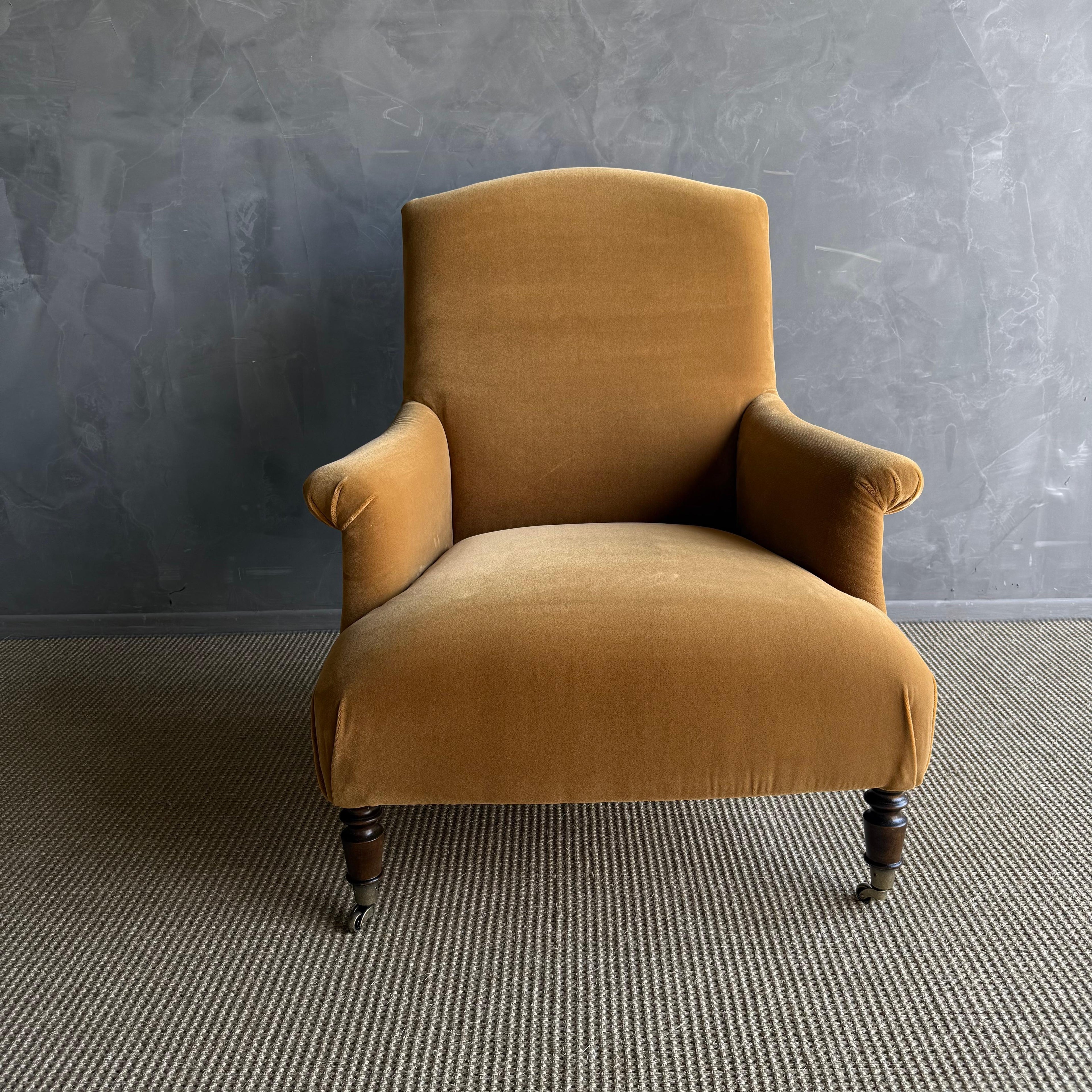 https://a.1stdibscdn.com/alma-upholstered-accent-chair-in-faux-mohair-velvet-for-sale-picture-4/f_18223/f_478146121764728663226/IMG_1881_2_master.jpg