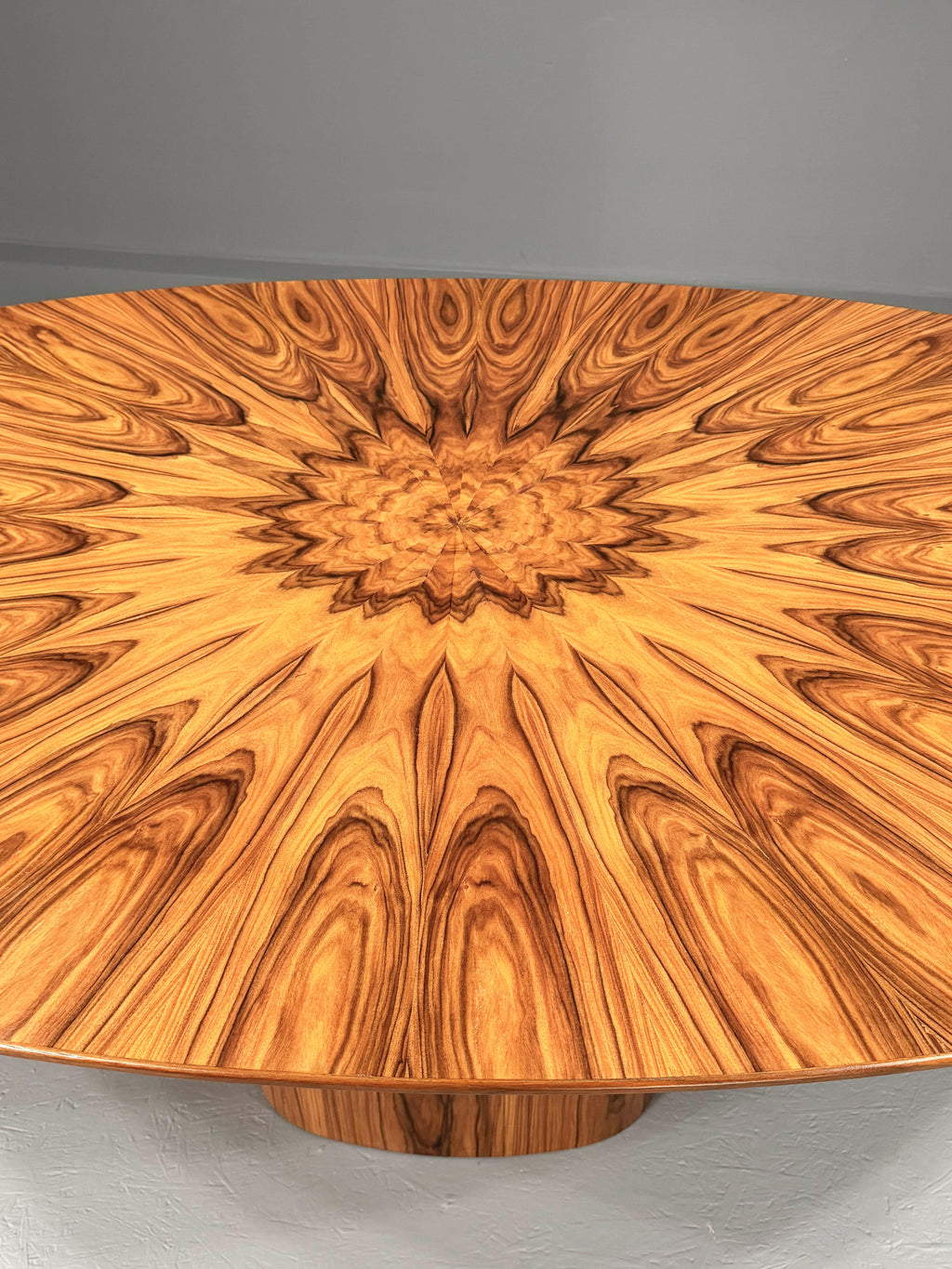 https://a.1stdibscdn.com/84-inch-unique-rosewood-oval-dining-table-by-aaron-saxton-for-sale-picture-10/f_16162/f_484793021769216763736/IMG_2012_master.jpeg