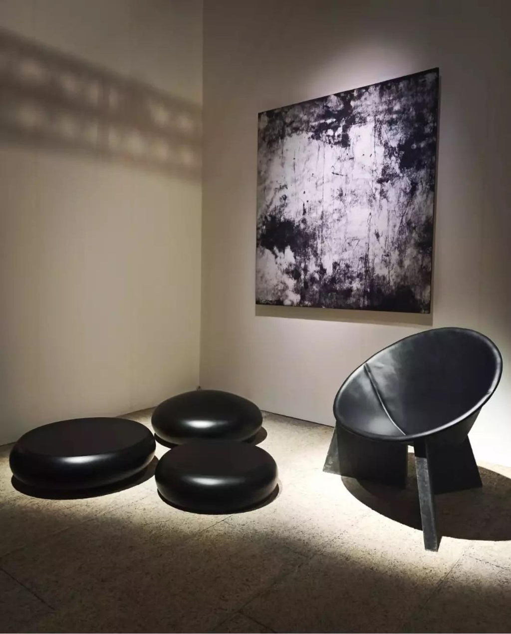 https://a.1stdibscdn.com/pillola-table-by-imperfettolab-for-sale-picture-6/f_12192/f_347465821686665332984/IMG_20220612_155331_343__master.jpg