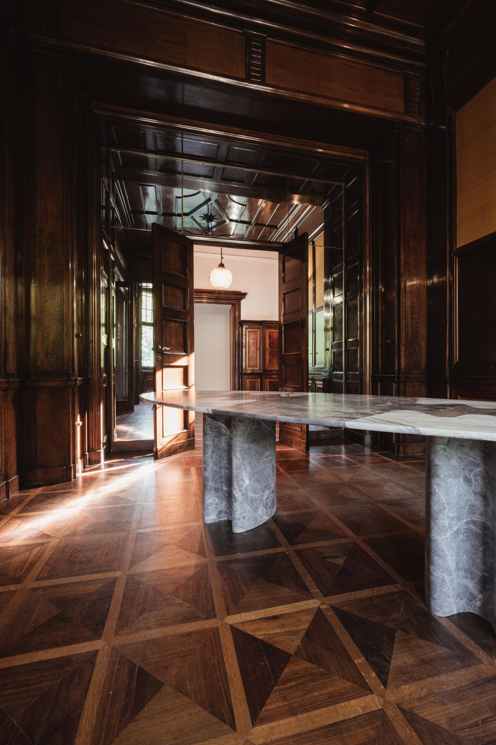 https://a.1stdibscdn.com/lavanche-dining-table-by-piotr-dabrowa-for-sale-picture-4/f_12192/f_333403221679018015514/IMG_2022092021313016_master.JPG