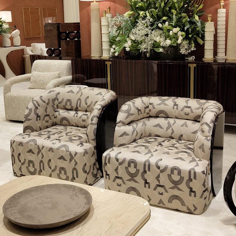 https://a.1stdibscdn.com/upholstered-armchair-with-ebony-wood-frame-and-wraparound-back-for-sale-picture-3/f_27693/f_463096421755502123245/IMG_20250117_155232390_master.jpg