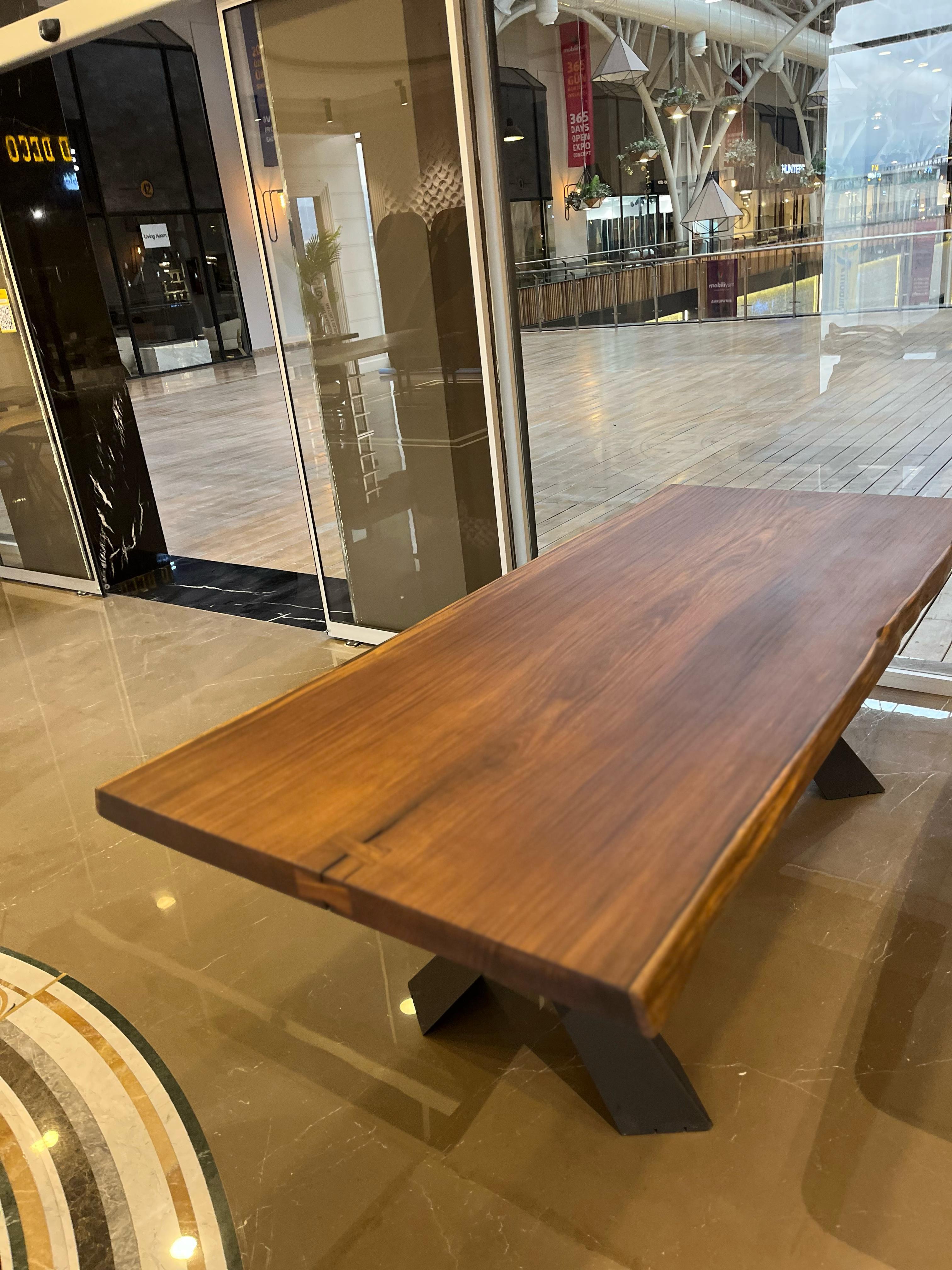 https://a.1stdibscdn.com/teak-wood-outdoor-dining-table-teak-wood-for-outdoor-live-edge-natural-table-for-sale-picture-3/f_91932/f_442544321743152927054/IMG_20250328_WA0012_master.jpg