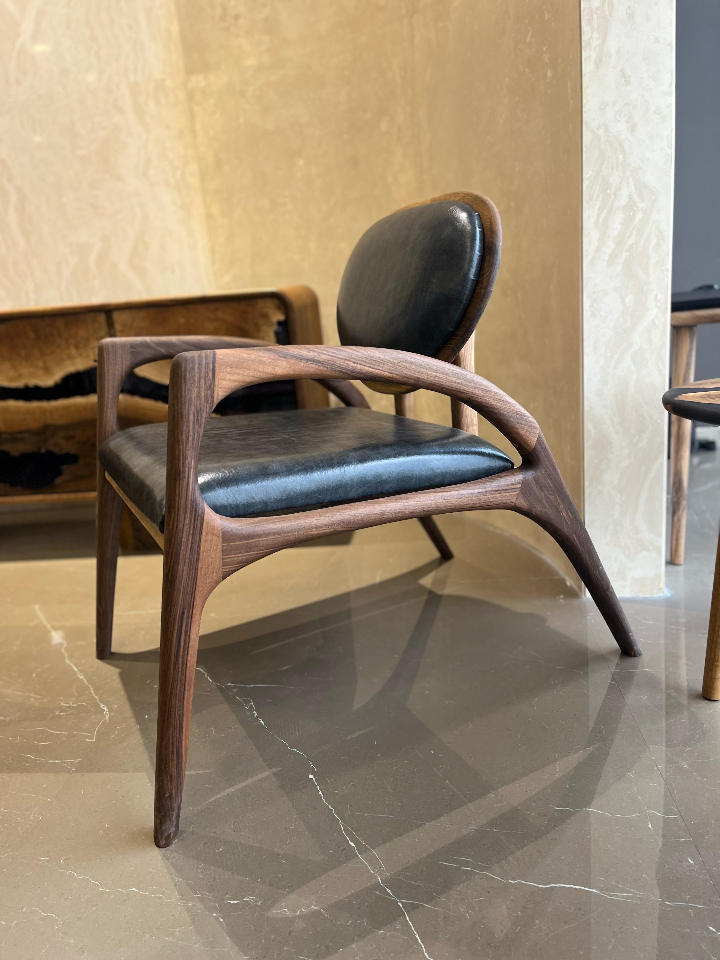 https://a.1stdibscdn.com/walnut-armchair-wooden-chair-walnut-wood-lounge-chair-for-sale-picture-9/f_91932/f_442551421743154346396/IMG_20250328_WA0014_master.jpg