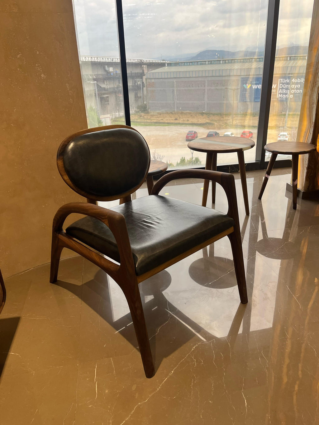 https://a.1stdibscdn.com/walnut-armchair-wooden-chair-walnut-wood-lounge-chair-for-sale-picture-7/f_91932/f_442551421743154341835/IMG_20250328_WA0016_master.jpg