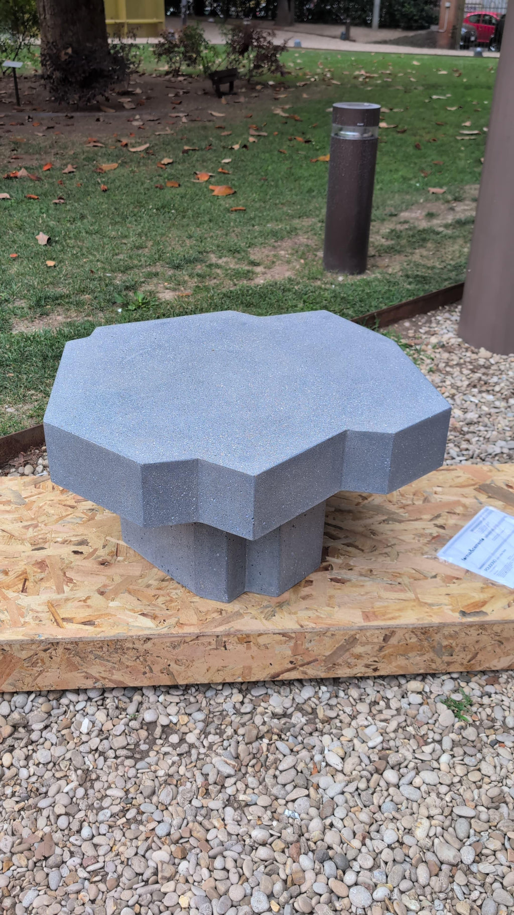 https://a.1stdibscdn.com/panarea-capsule-collection-basiluzzo-coffee-table-in-uhpc-cement-mortar-for-sale-picture-12/f_38941/f_468673321759235530599/IMG_20250622_WA0065_master.jpg