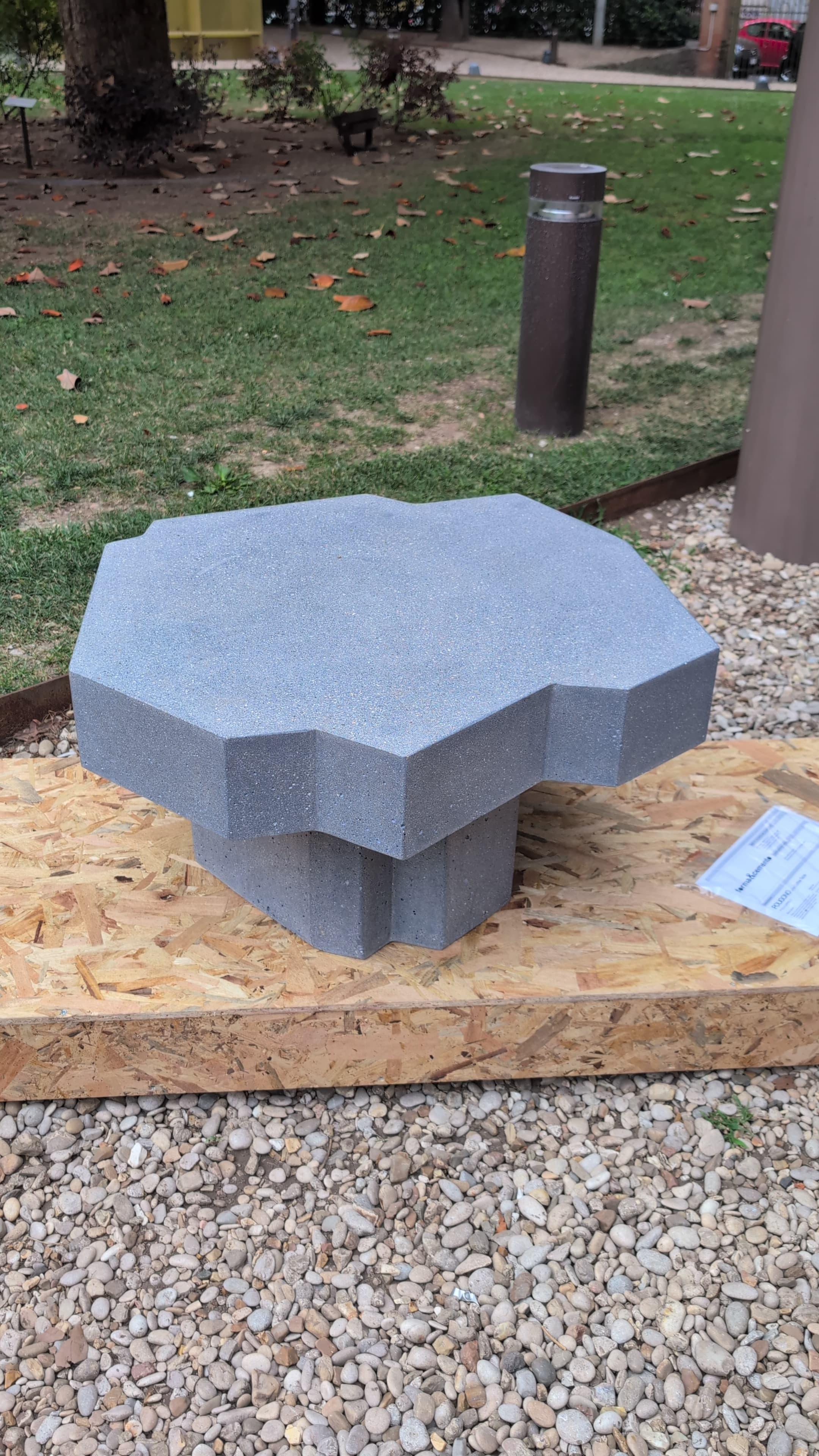 https://a.1stdibscdn.com/panarea-capsule-collection-basiluzzo-coffee-table-in-uhpc-cement-mortar-for-sale-picture-12/f_38941/f_468673321759235530599/IMG_20250622_WA0065_master.jpg