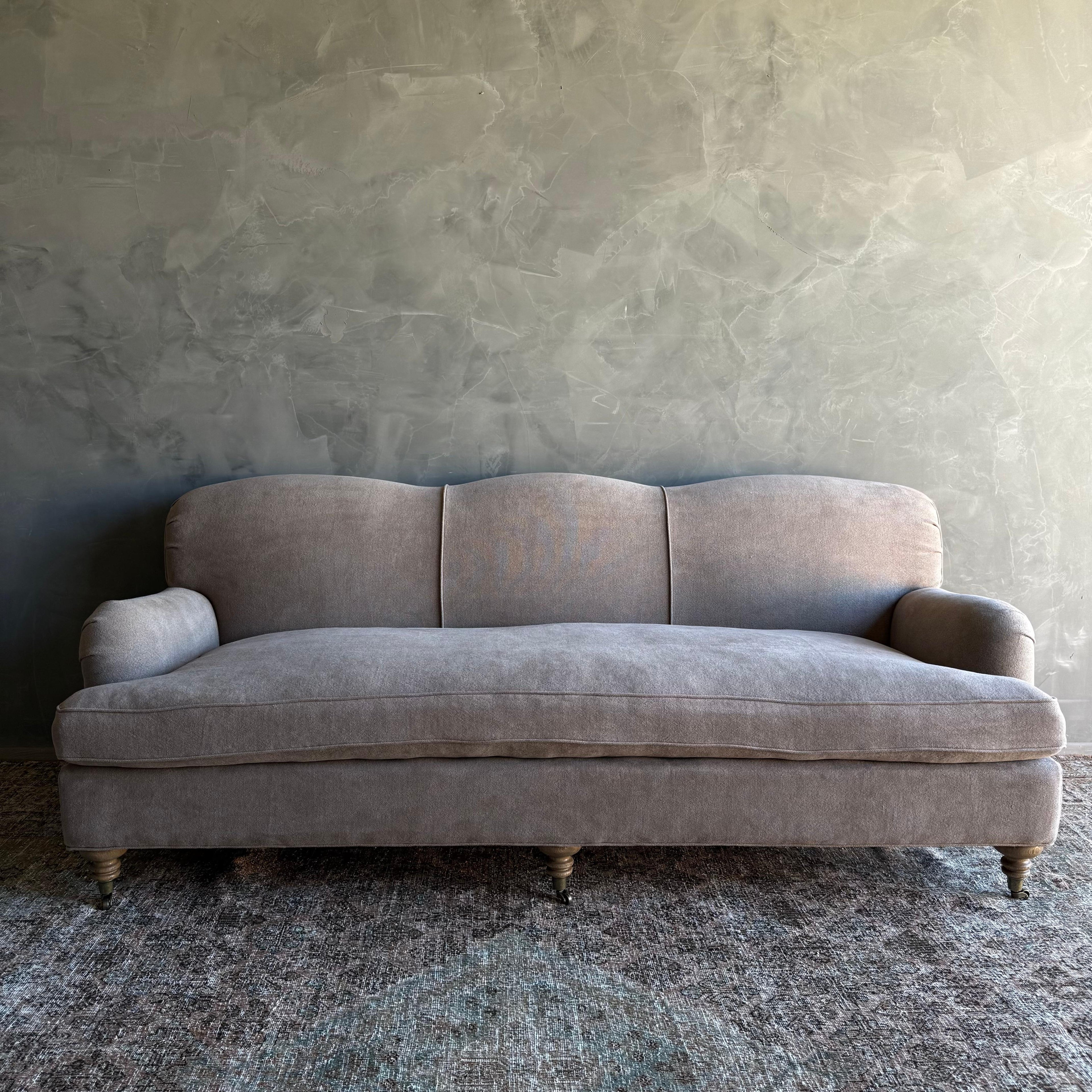 https://a.1stdibscdn.com/modern-english-sofa-in-100-hemp-ecorce-with-down-cushion-for-sale-picture-5/f_18223/f_478268721764805014420/IMG_2035_2_master.jpg