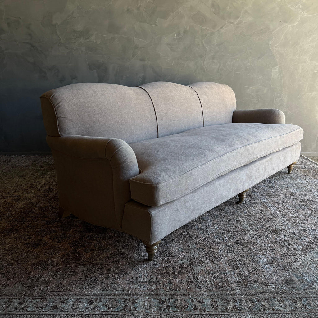 https://a.1stdibscdn.com/modern-english-sofa-in-100-hemp-ecorce-with-down-cushion-for-sale-picture-9/f_18223/f_478268721764805028343/IMG_2038_2_master.jpg